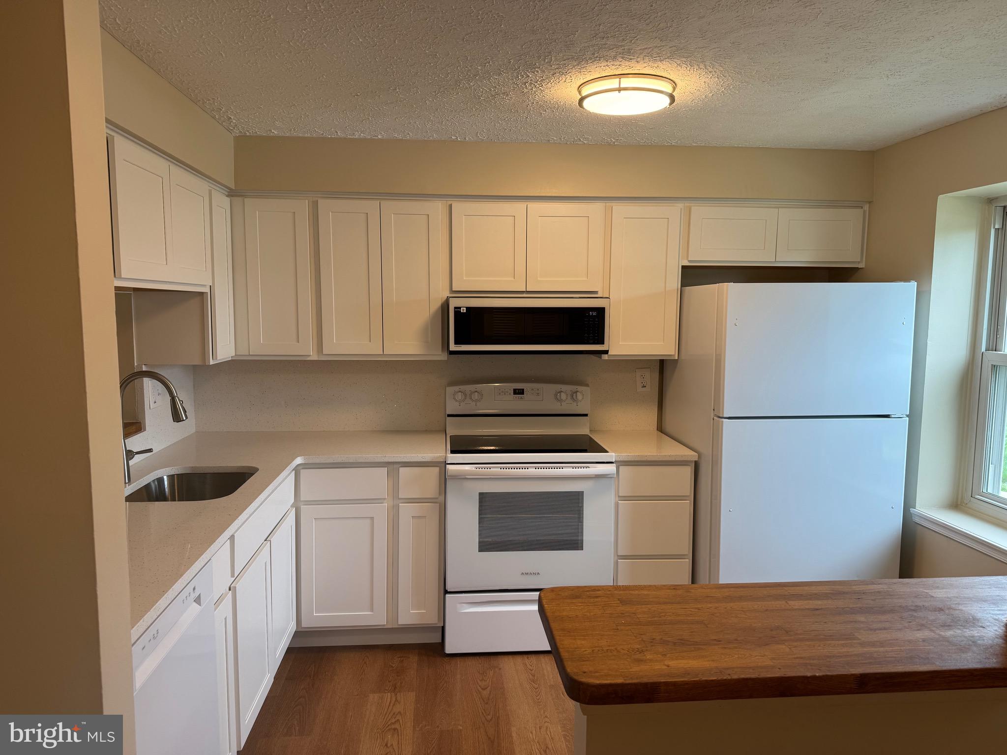 MIDDLEBROOK COMMONS - Residential
