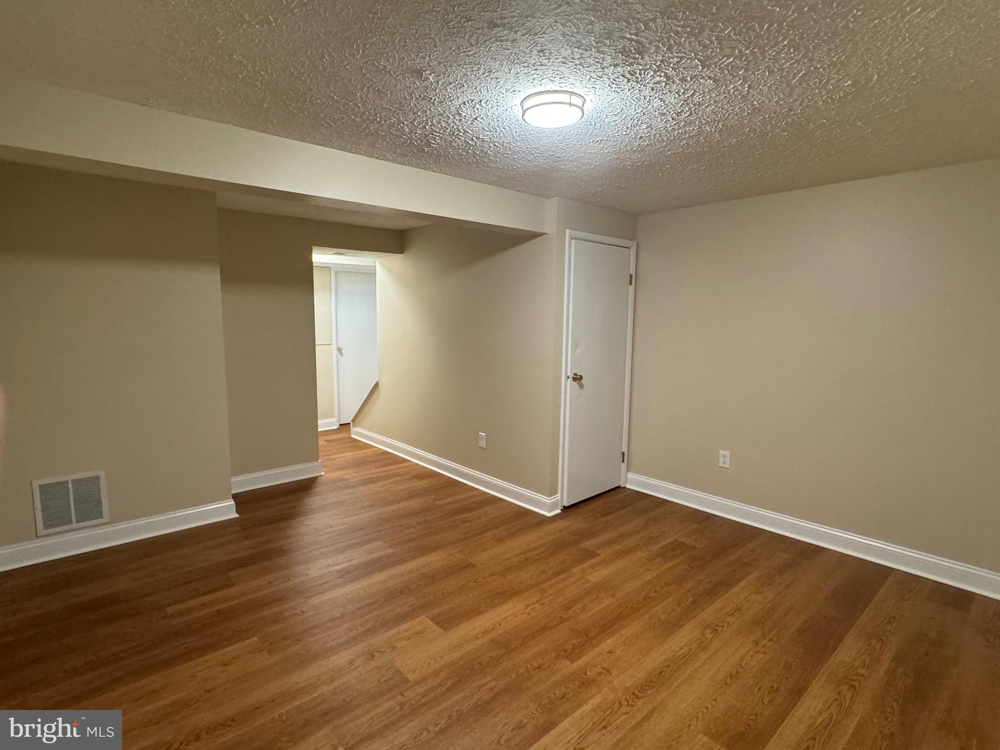 MIDDLEBROOK COMMONS - Residential