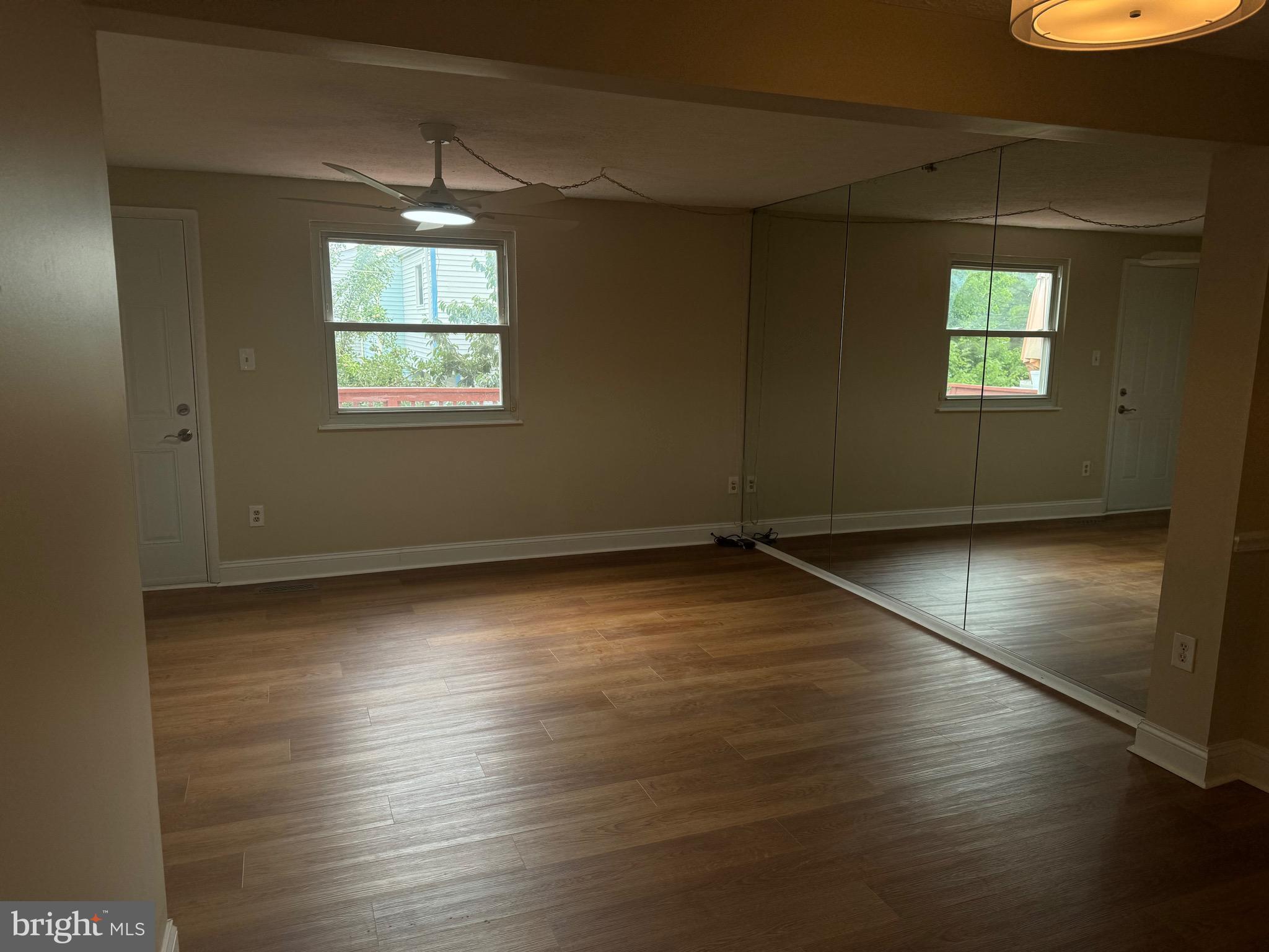 MIDDLEBROOK COMMONS - Residential