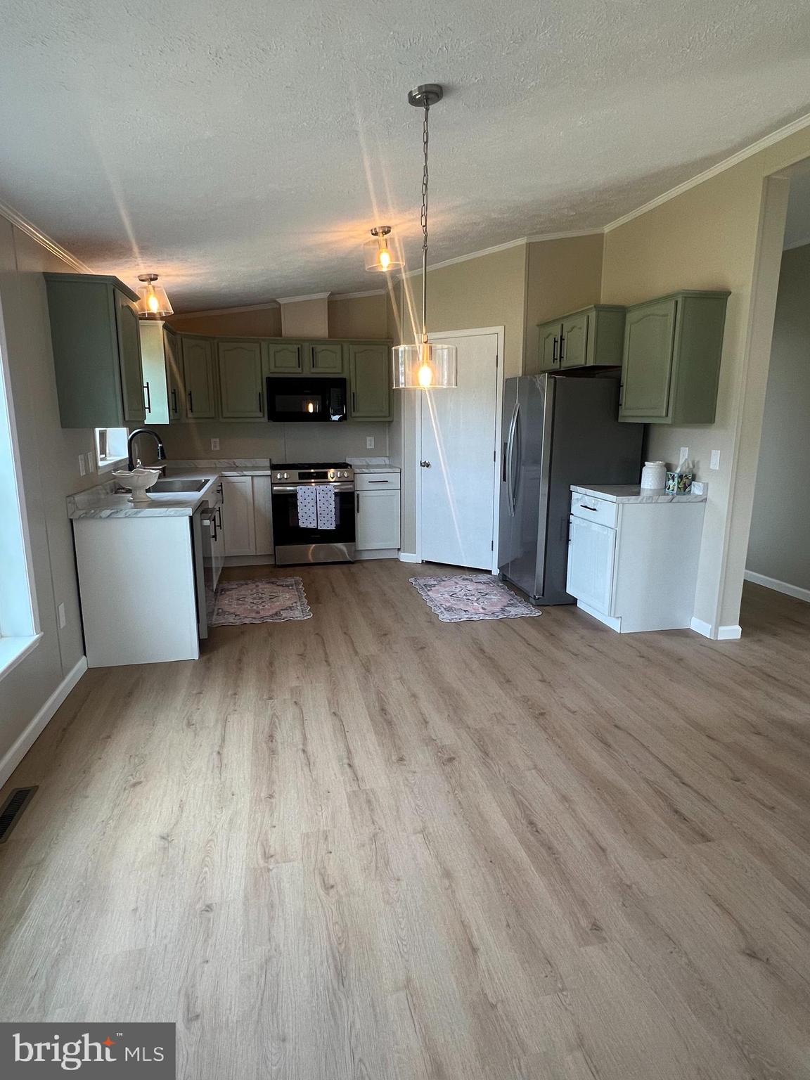 HEBRON WOODS - Residential