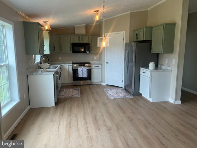 HEBRON WOODS - Residential