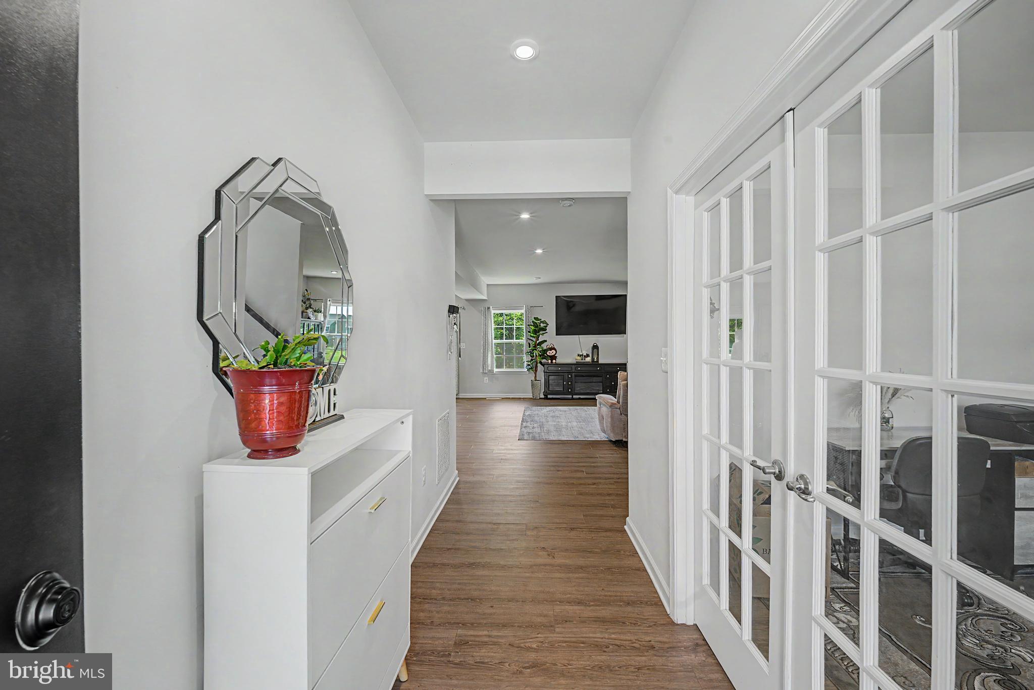 STRAY WINDS FARM - Residential
