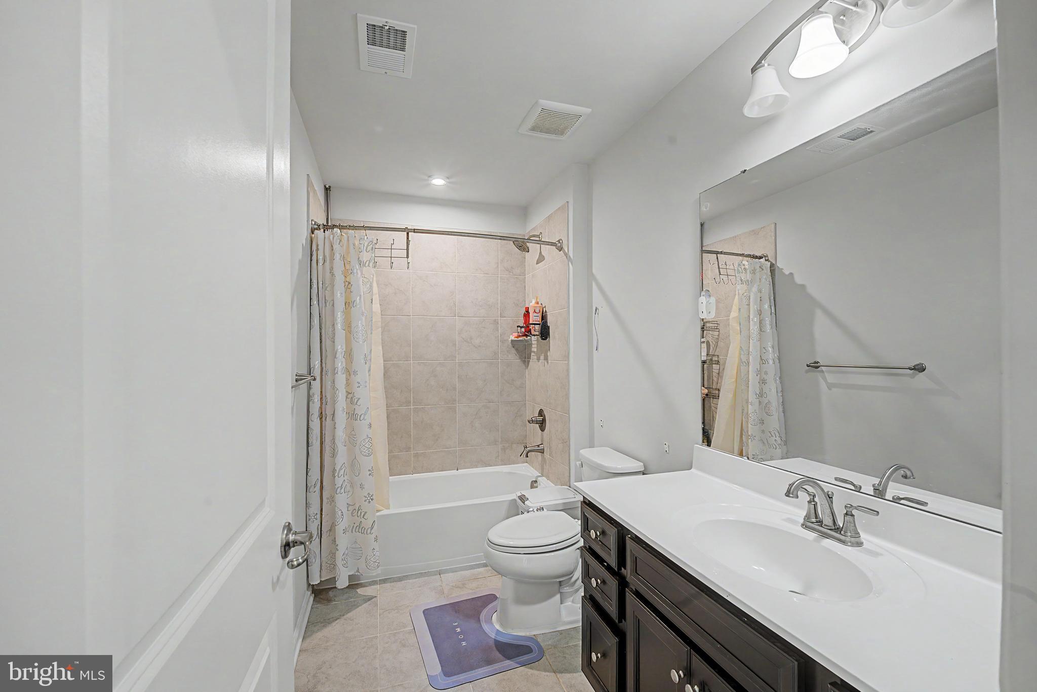 STRAY WINDS FARM - Residential