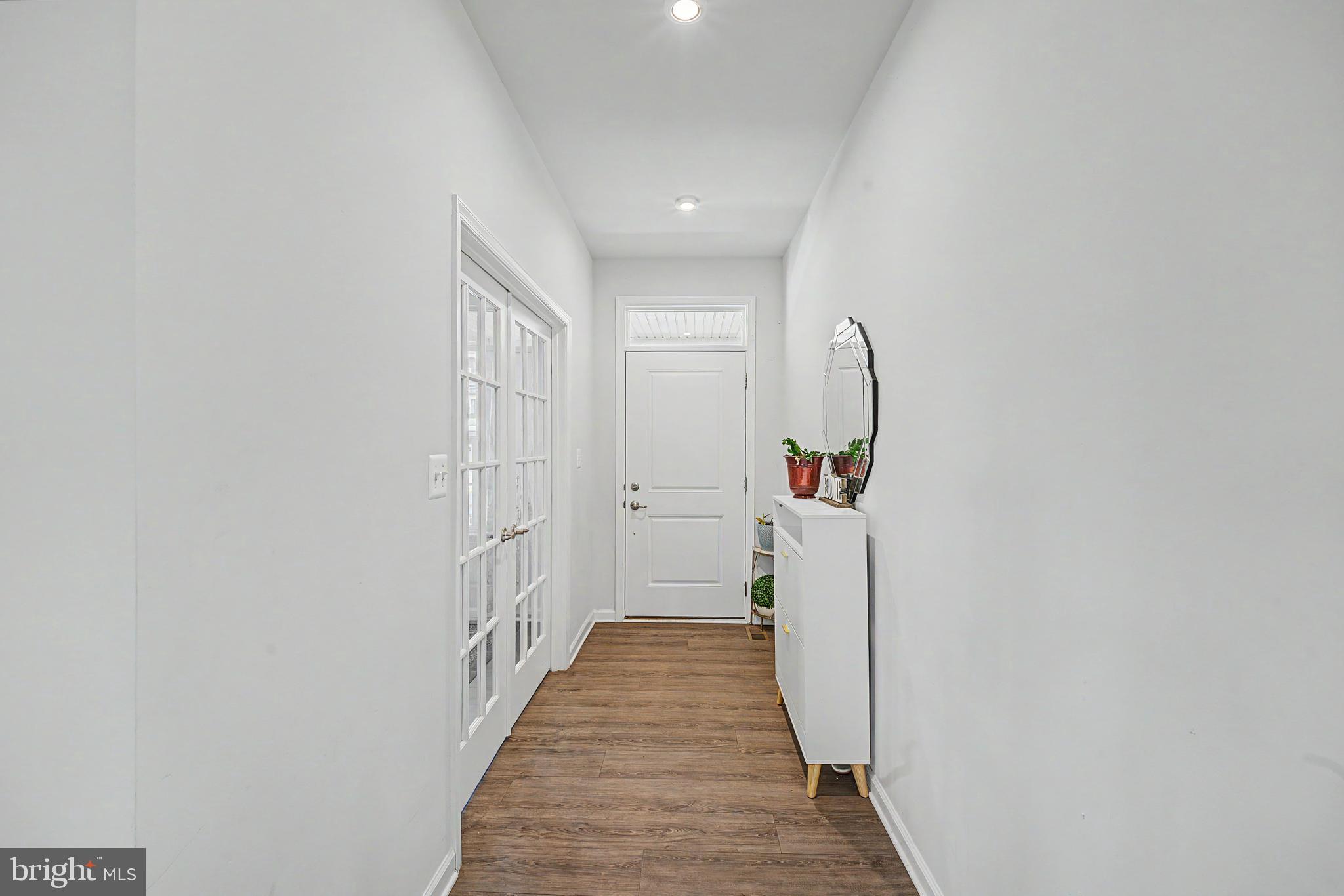 STRAY WINDS FARM - Residential