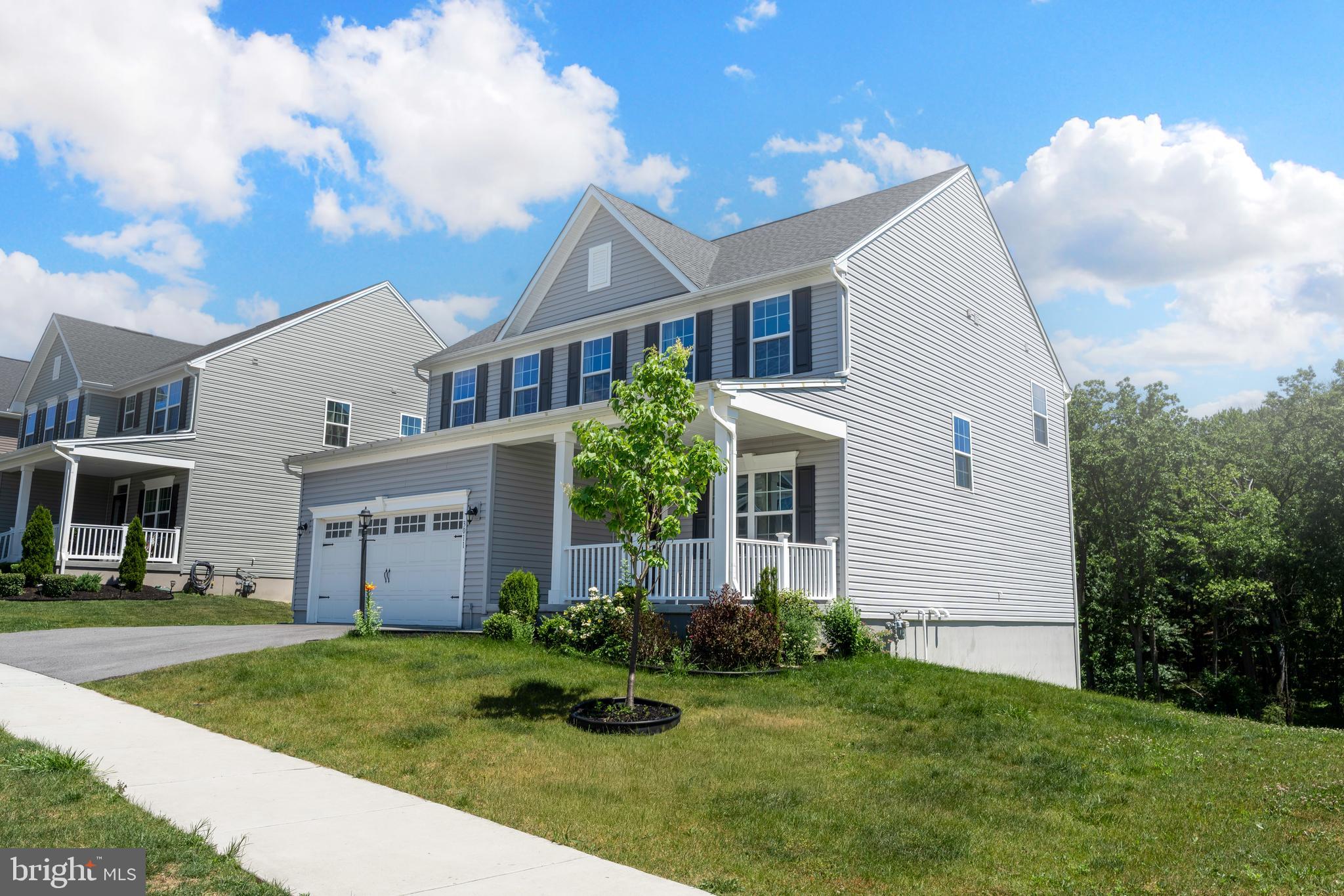 STRAY WINDS FARM - Residential
