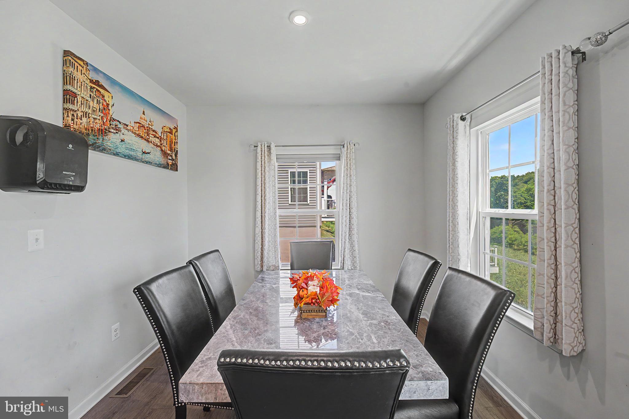 STRAY WINDS FARM - Residential