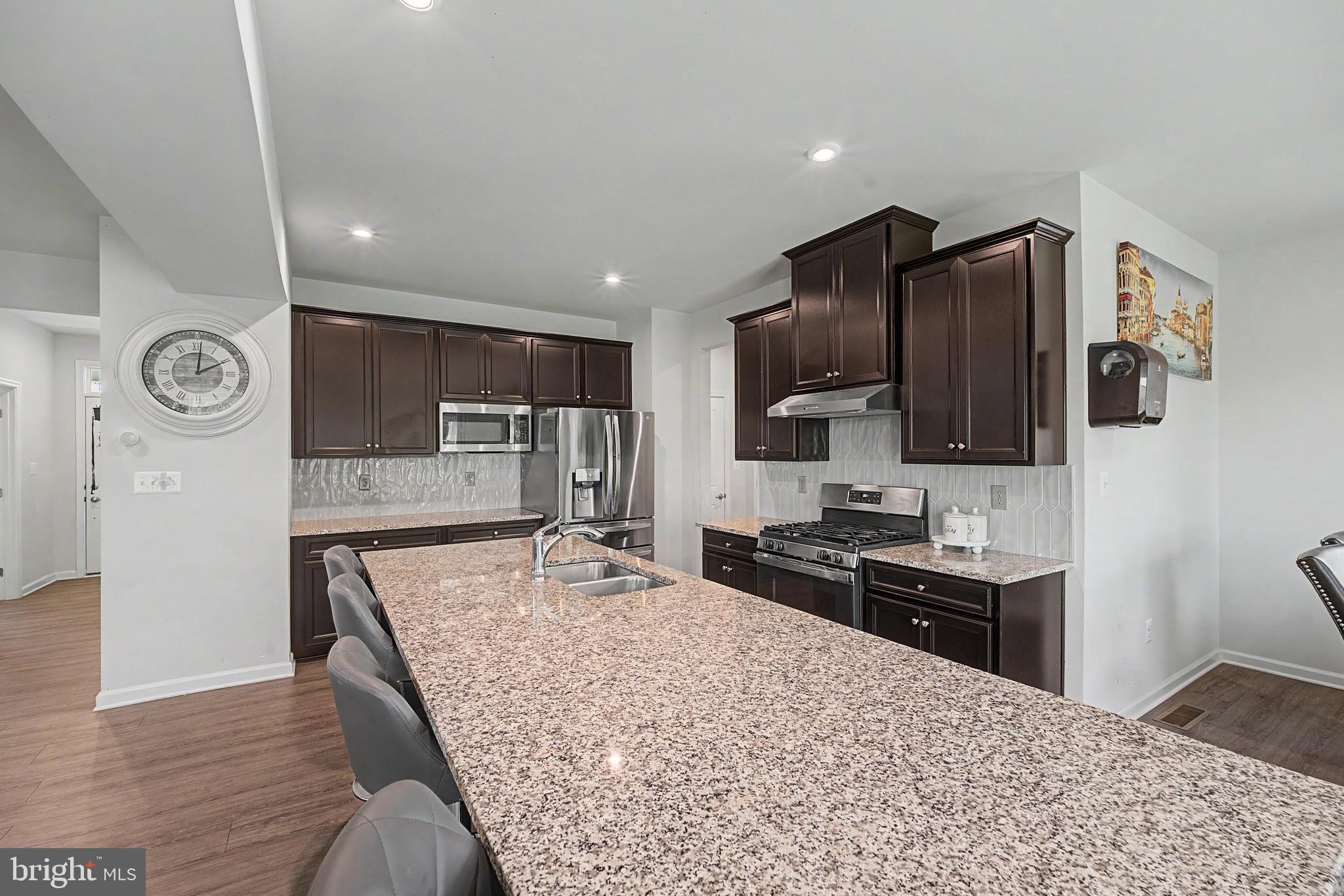 STRAY WINDS FARM - Residential
