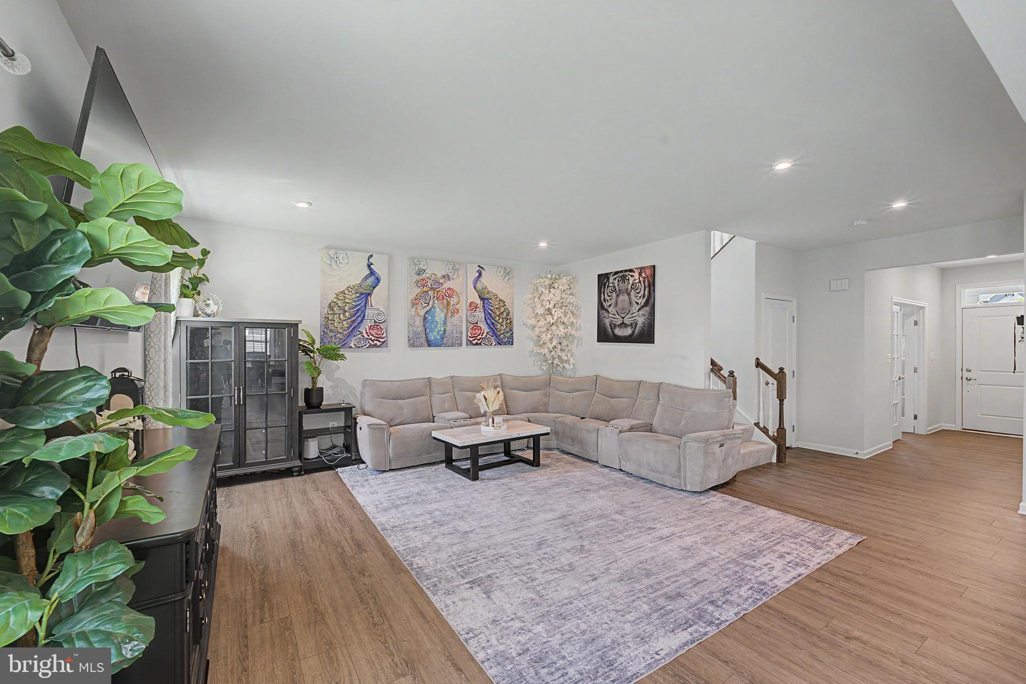 STRAY WINDS FARM - Residential