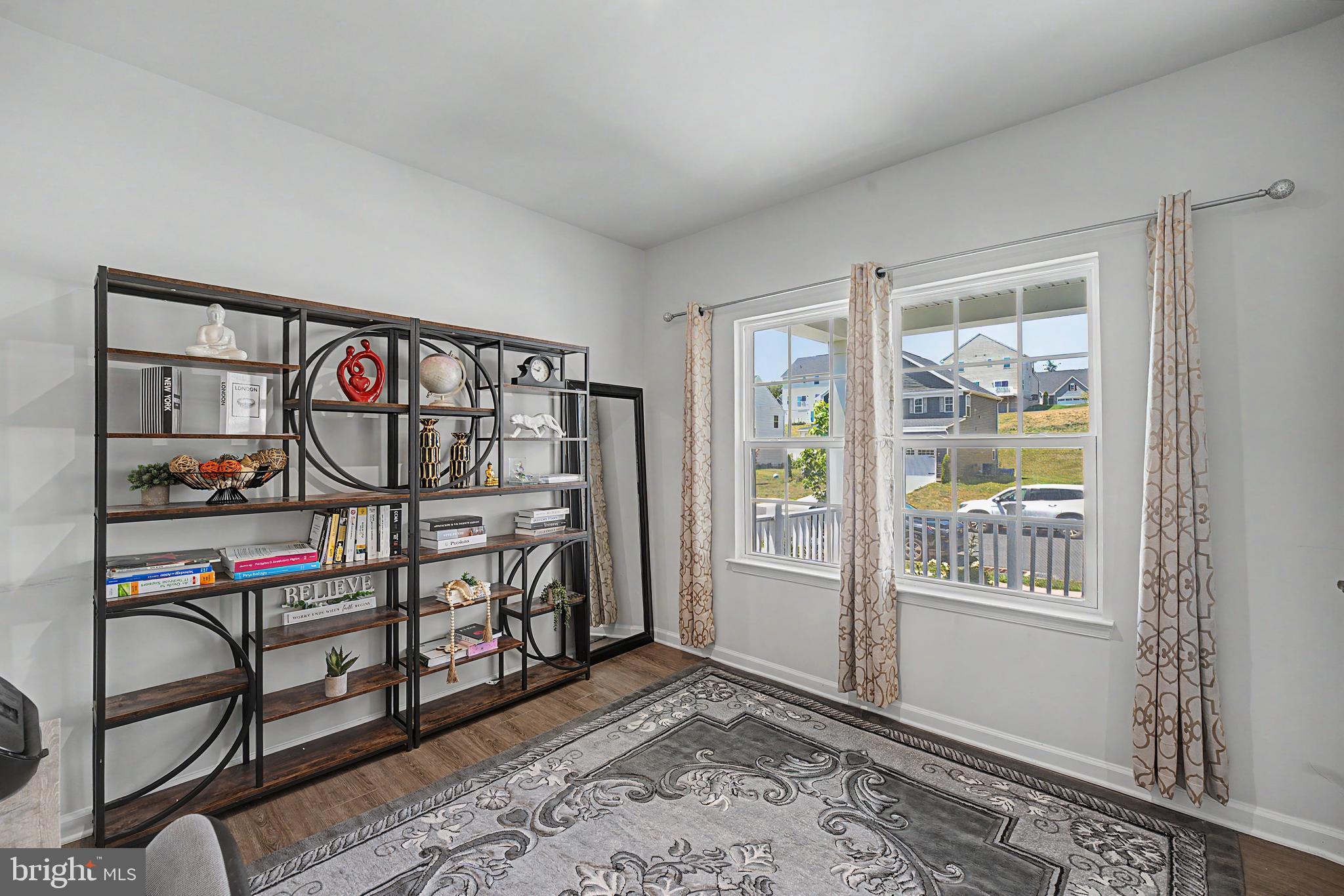 STRAY WINDS FARM - Residential