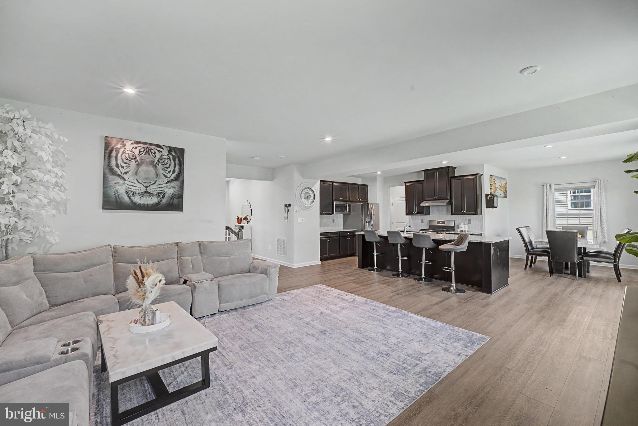 STRAY WINDS FARM - Residential