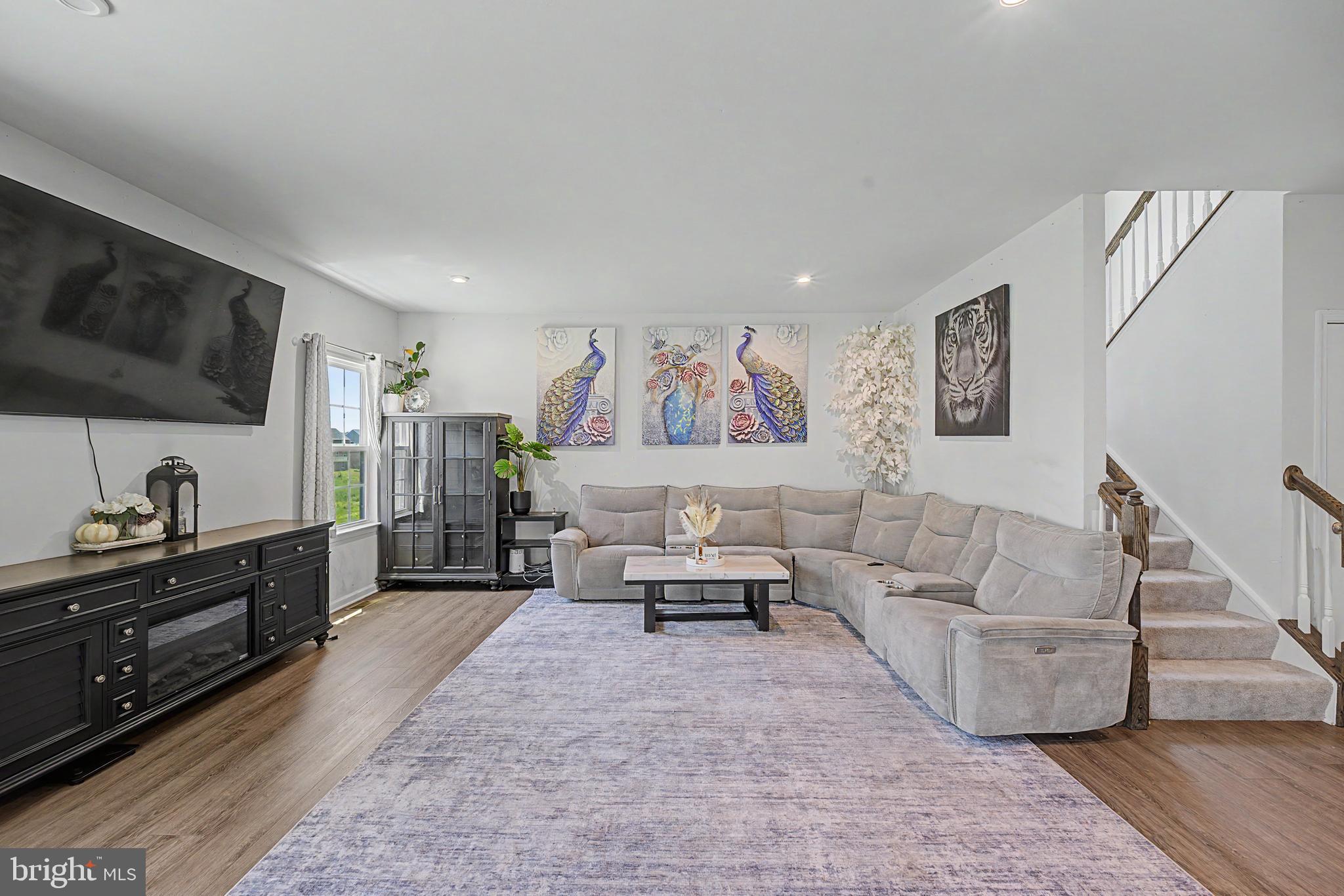 STRAY WINDS FARM - Residential