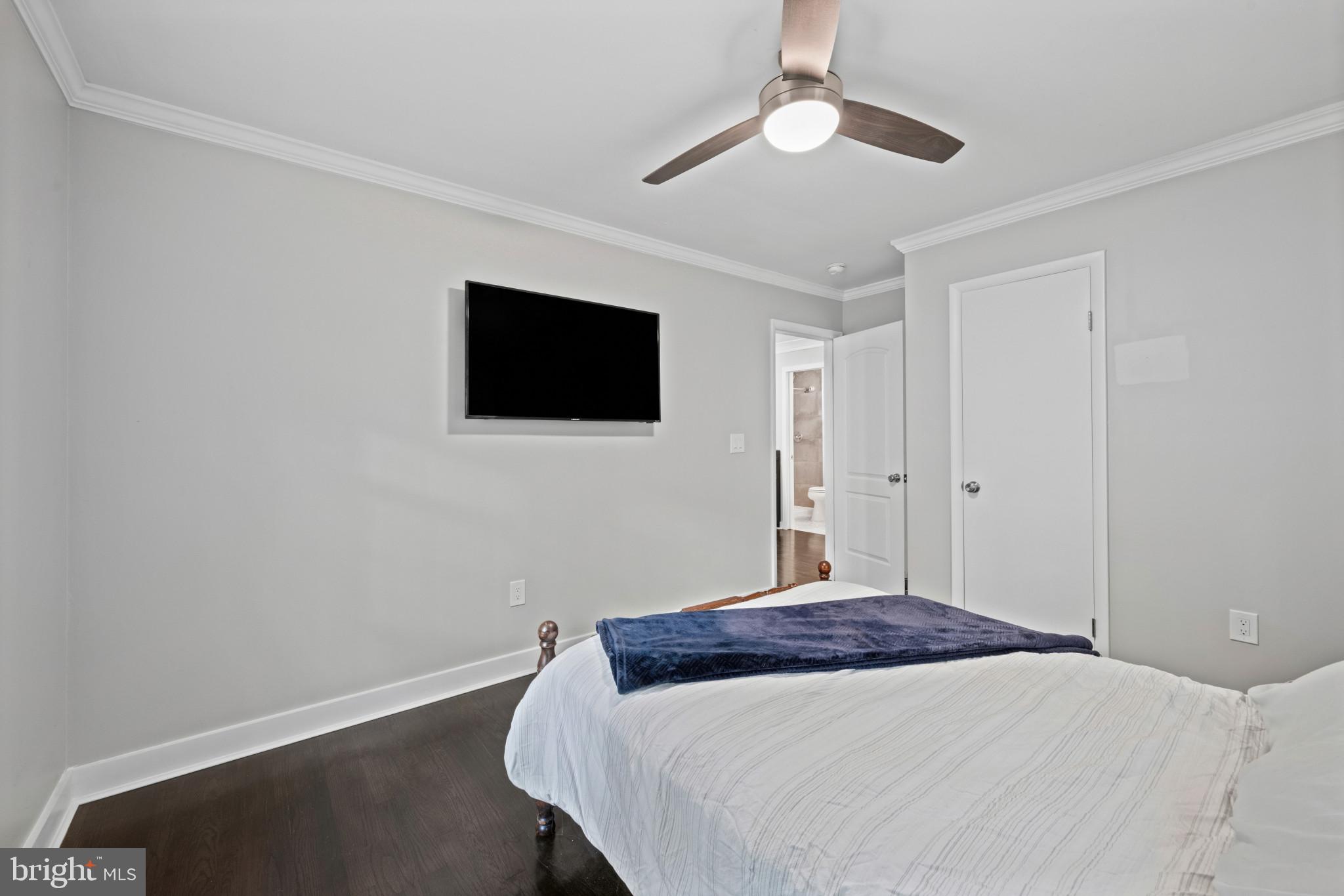 ROLLING KNOLLS - Residential