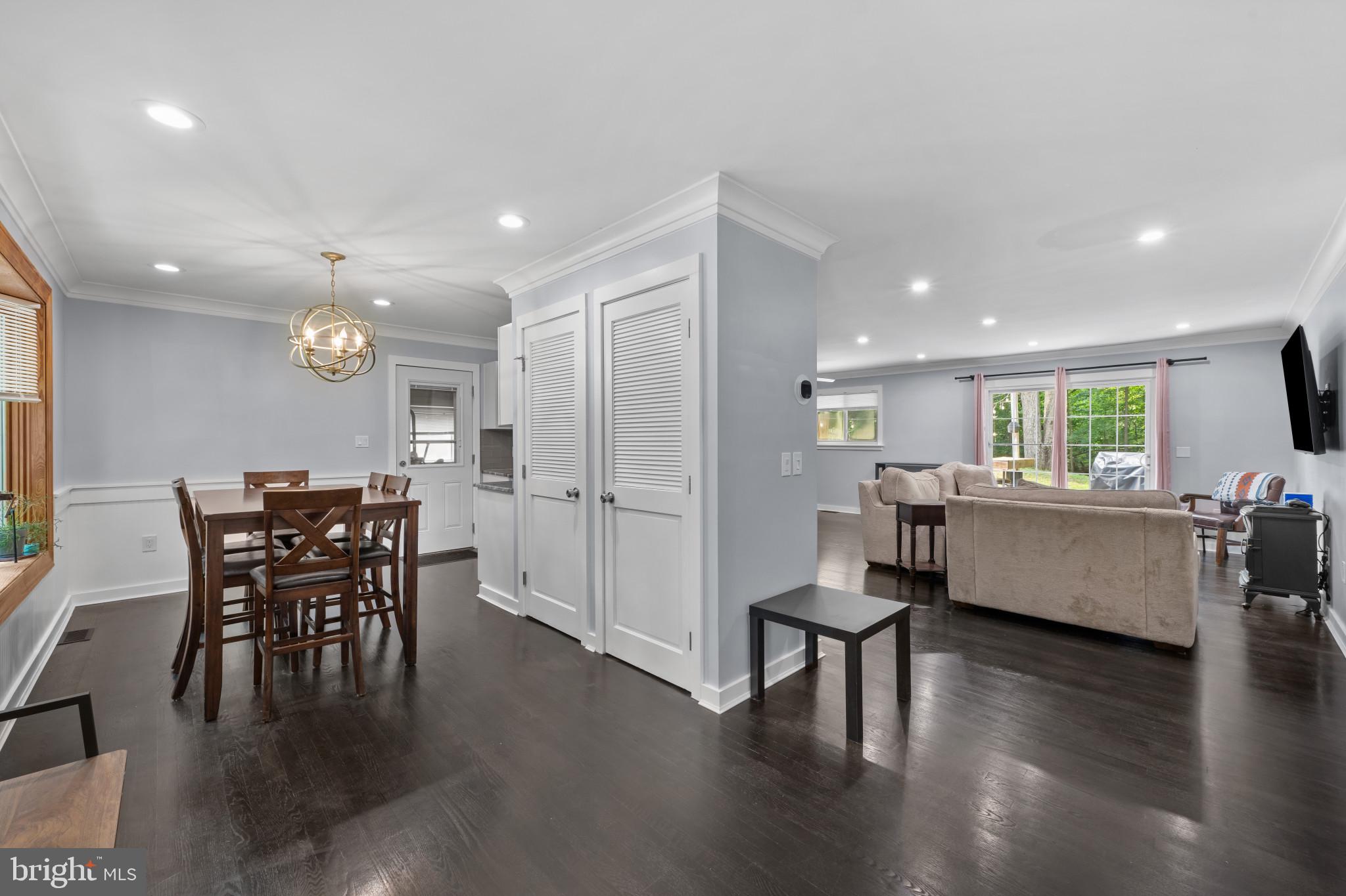 ROLLING KNOLLS - Residential