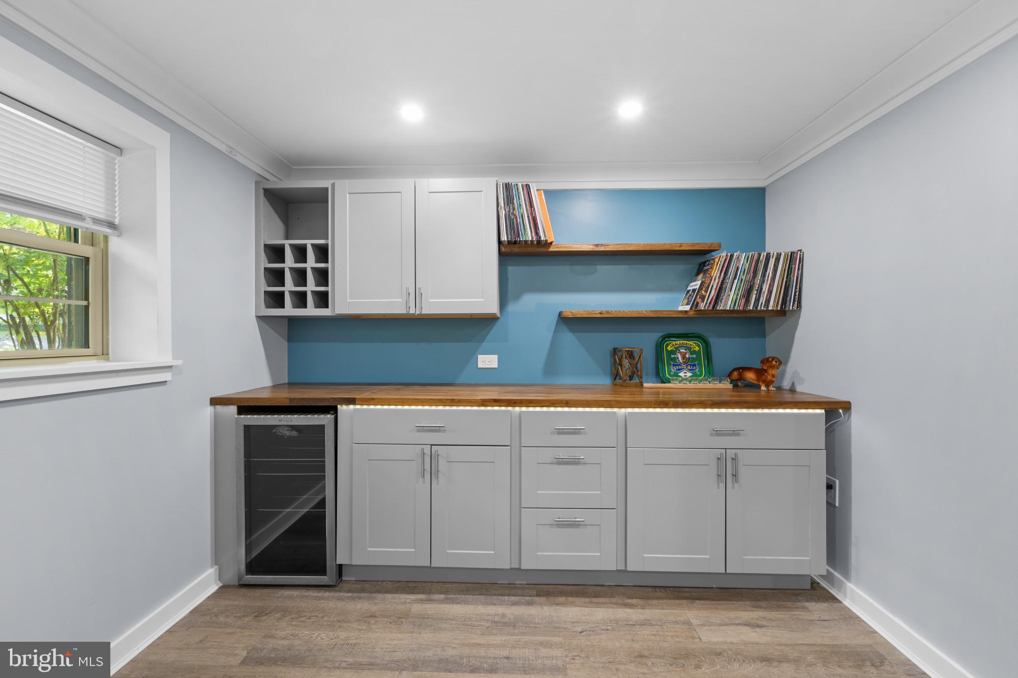 ROLLING KNOLLS - Residential