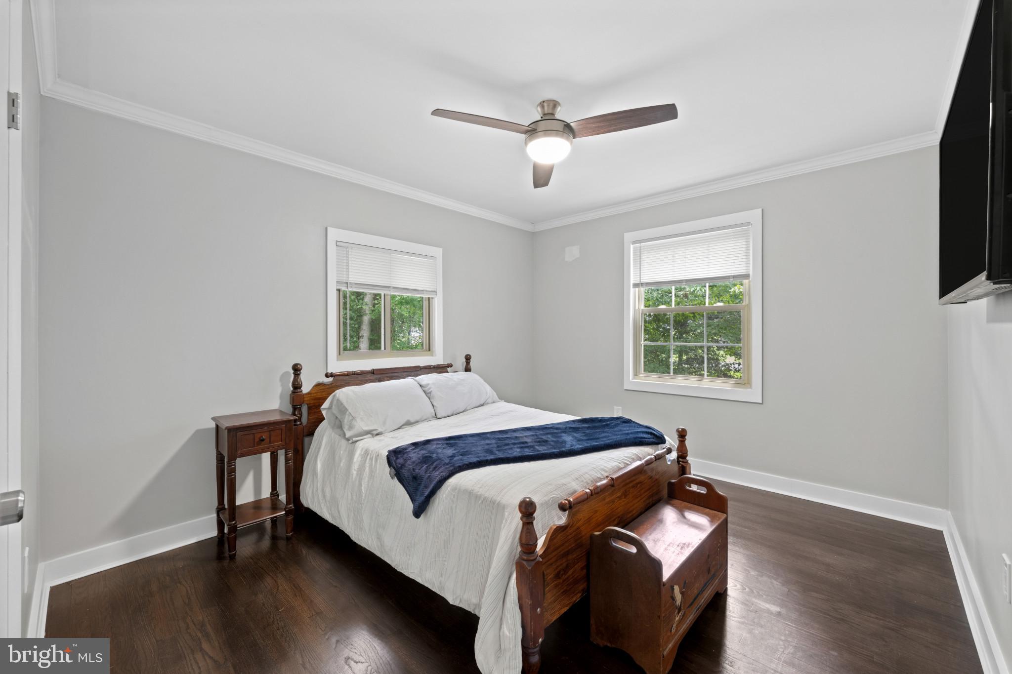 ROLLING KNOLLS - Residential