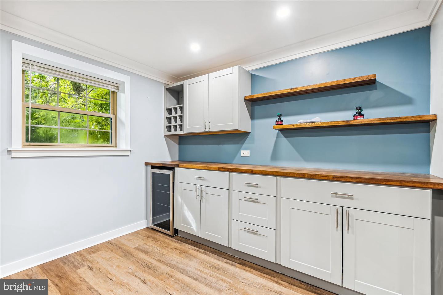 ROLLING KNOLLS - Residential