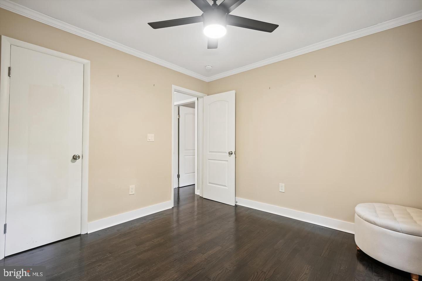 ROLLING KNOLLS - Residential