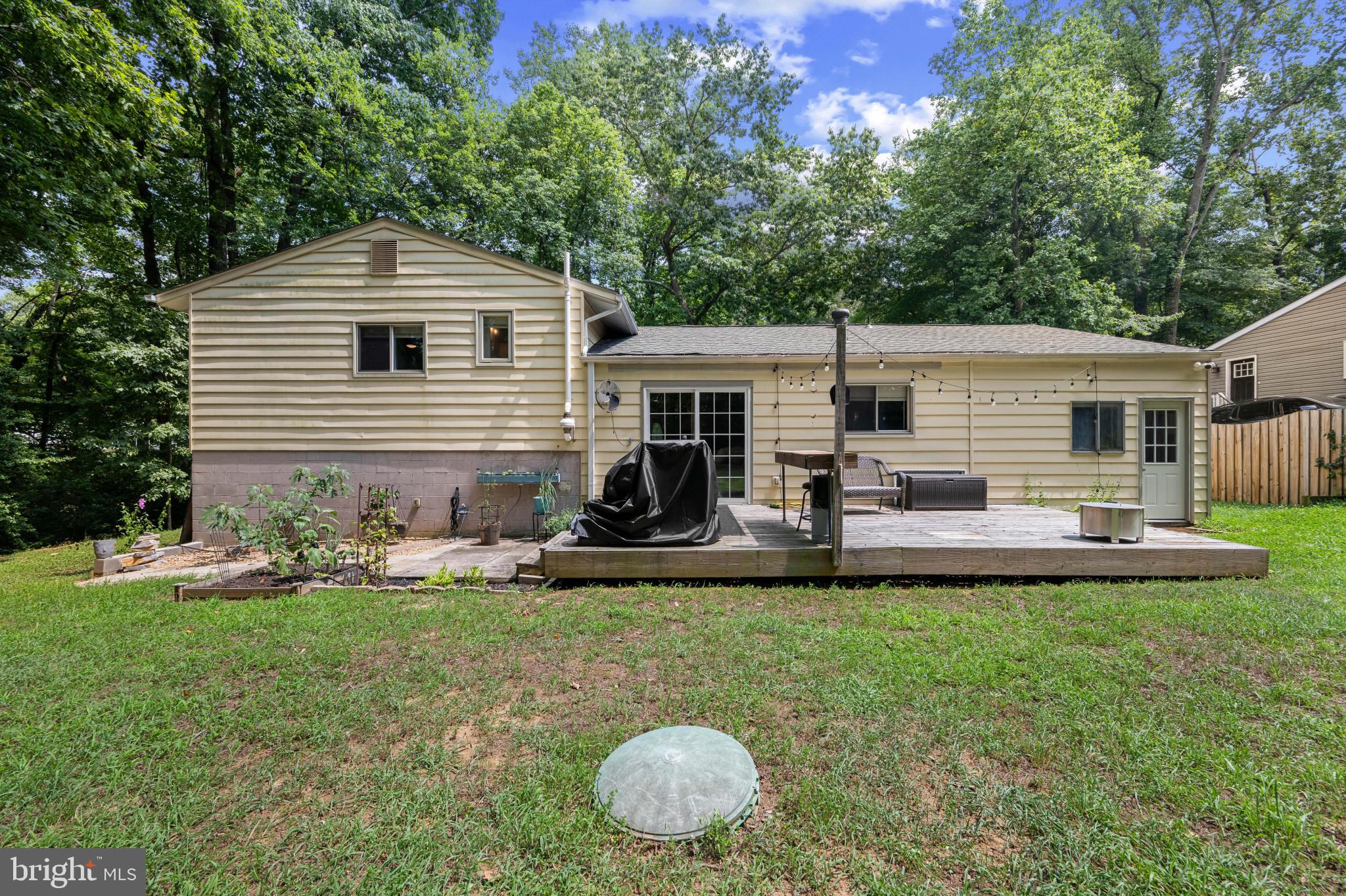 ROLLING KNOLLS - Residential