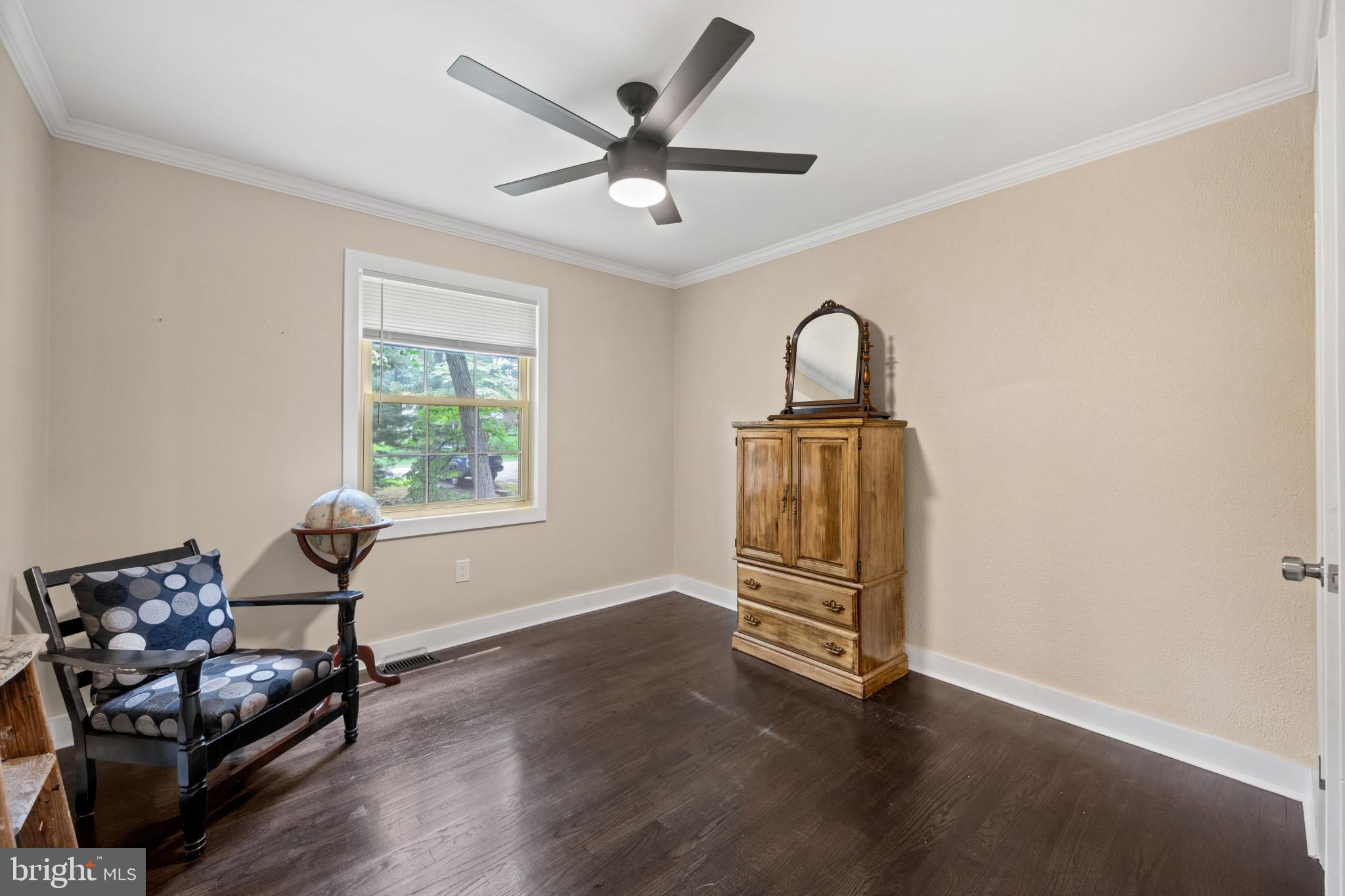 ROLLING KNOLLS - Residential
