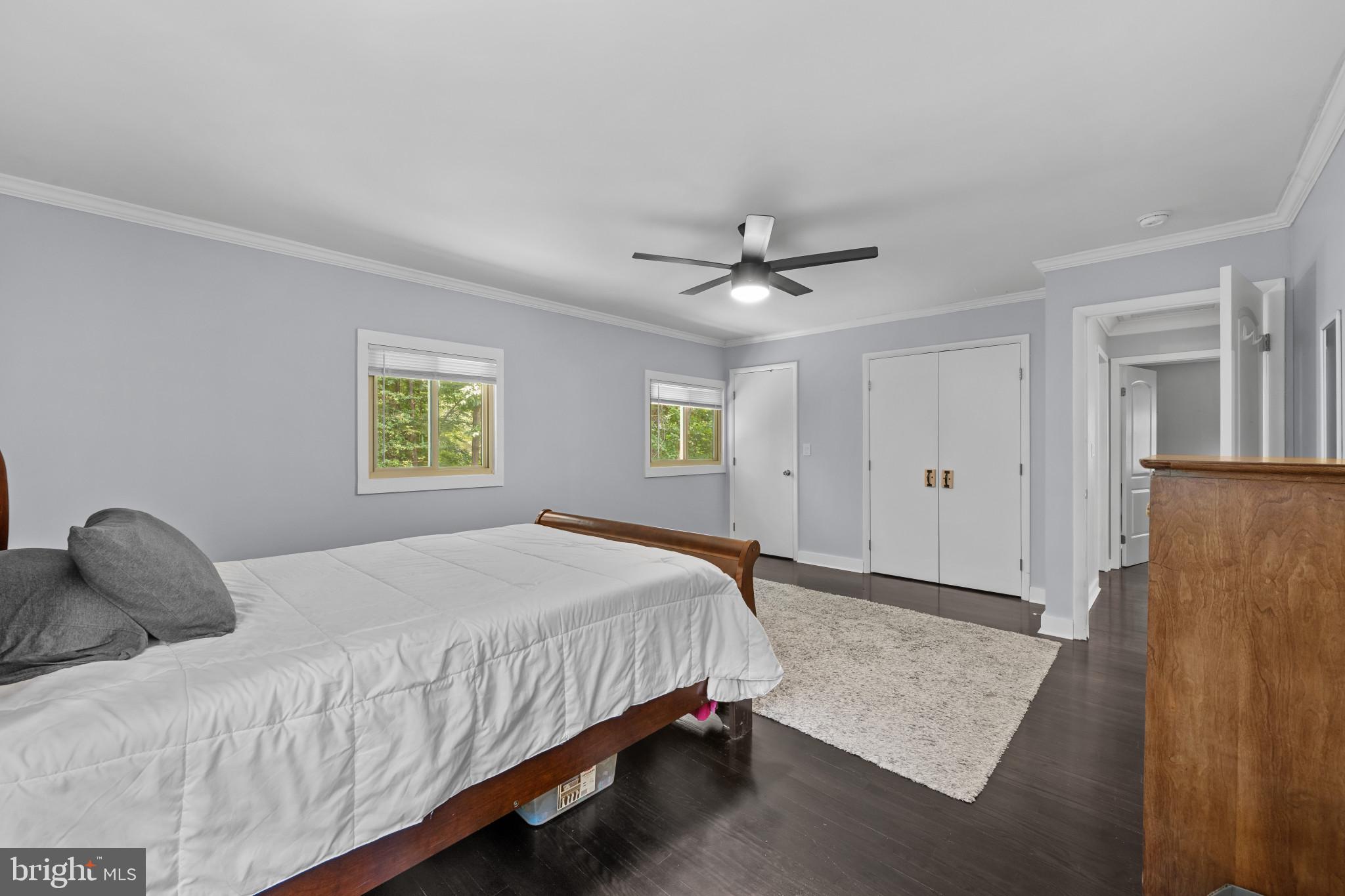 ROLLING KNOLLS - Residential