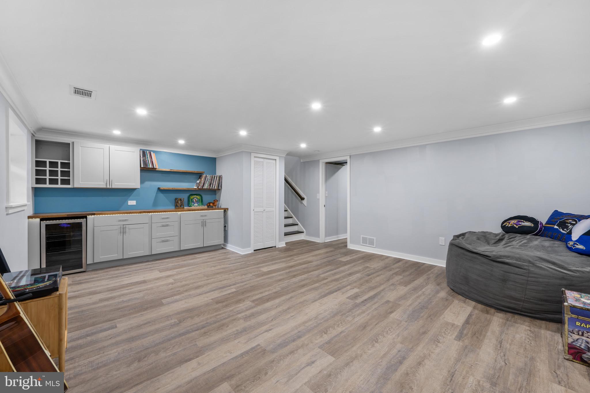 ROLLING KNOLLS - Residential