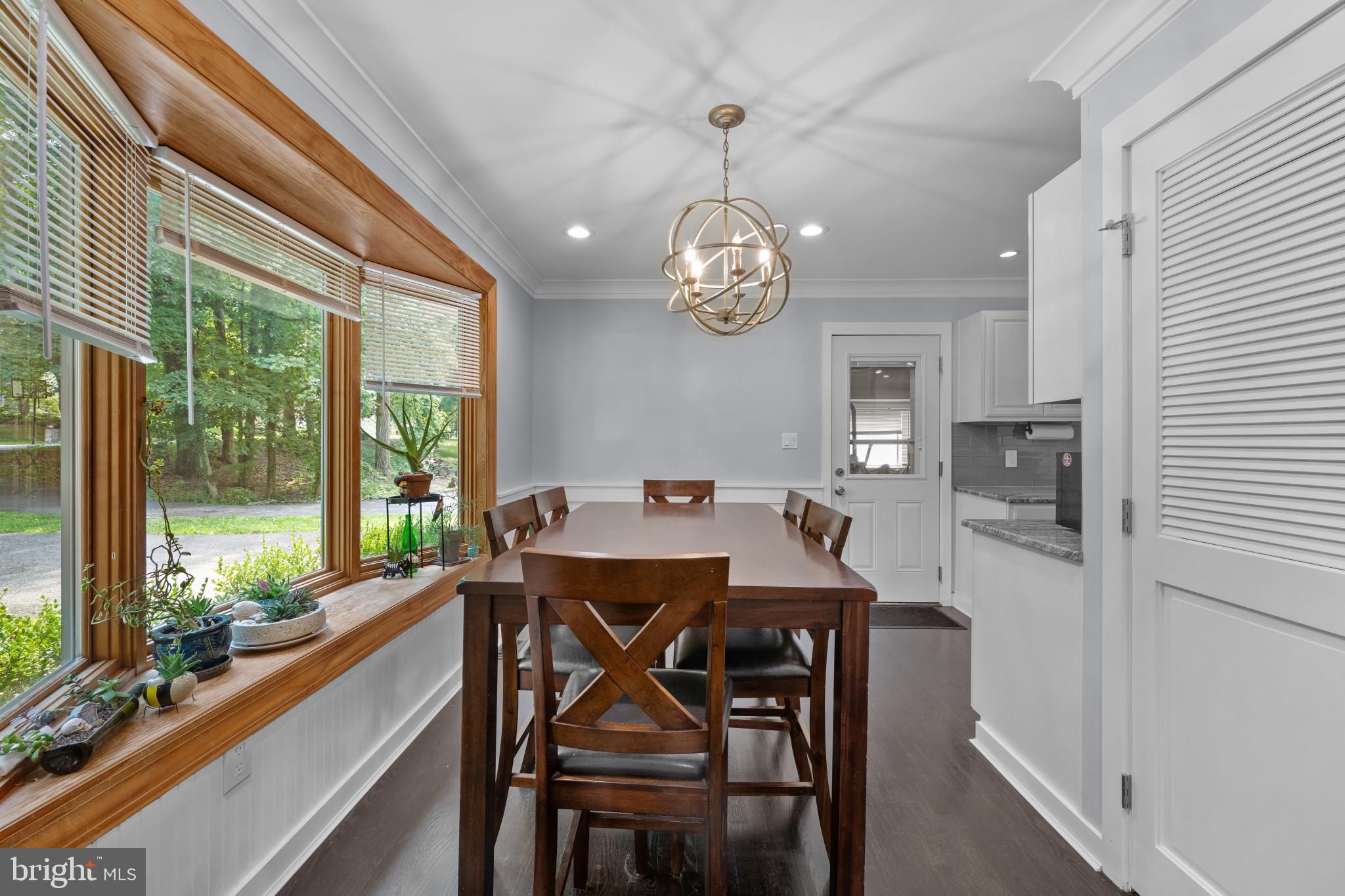 ROLLING KNOLLS - Residential
