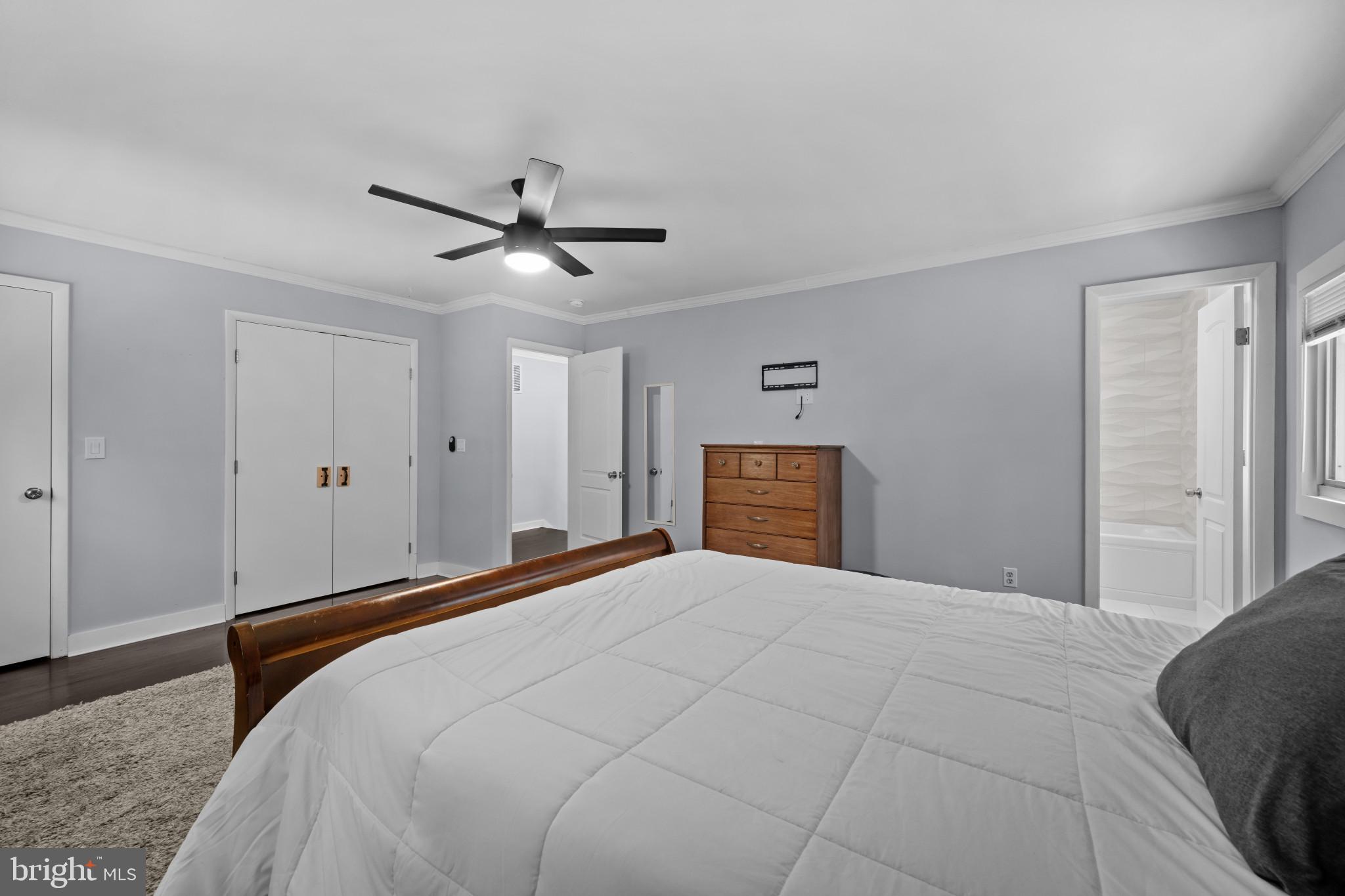ROLLING KNOLLS - Residential