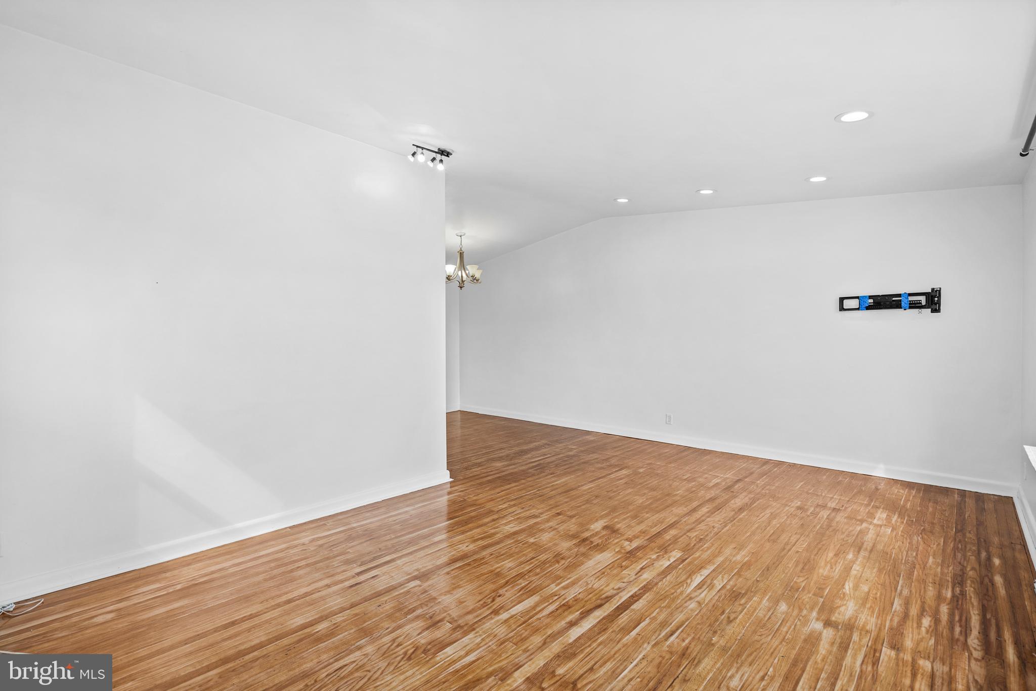 BELLS CORNER - Residential