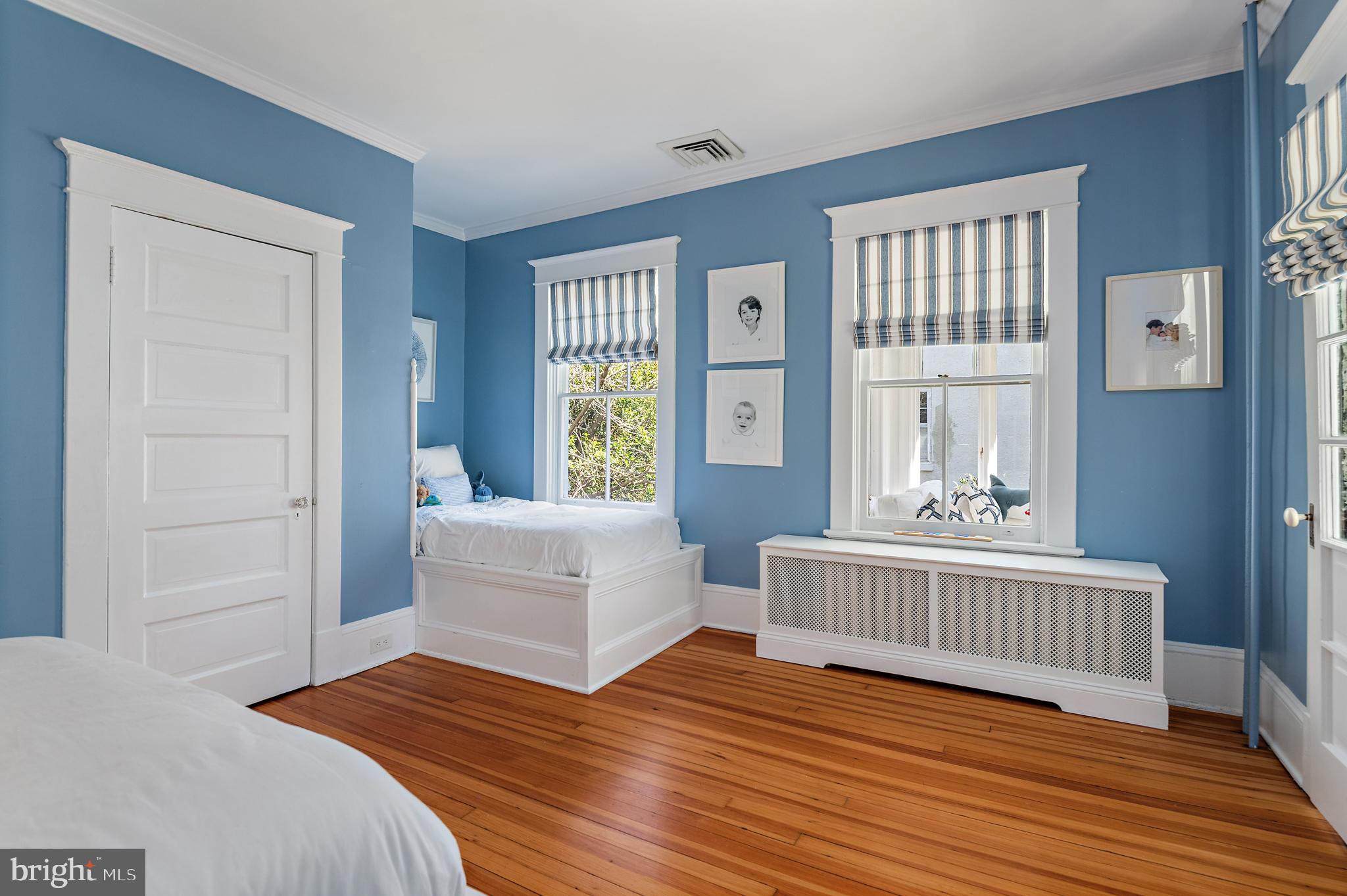 MURRAY HILL - Residential