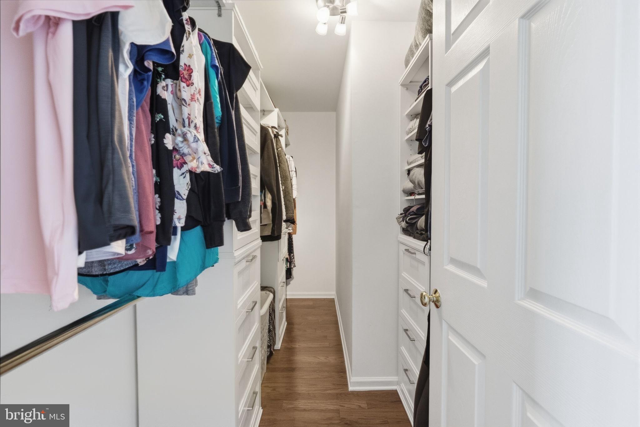 BRANFORD VILLAGE - Residential