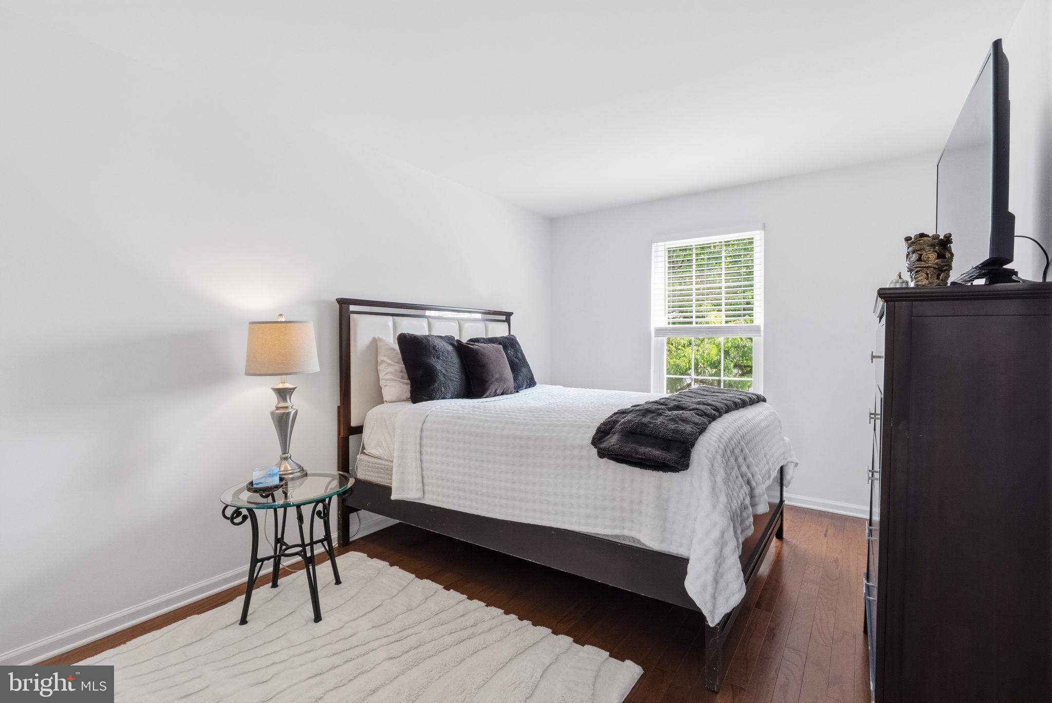BRANFORD VILLAGE - Residential