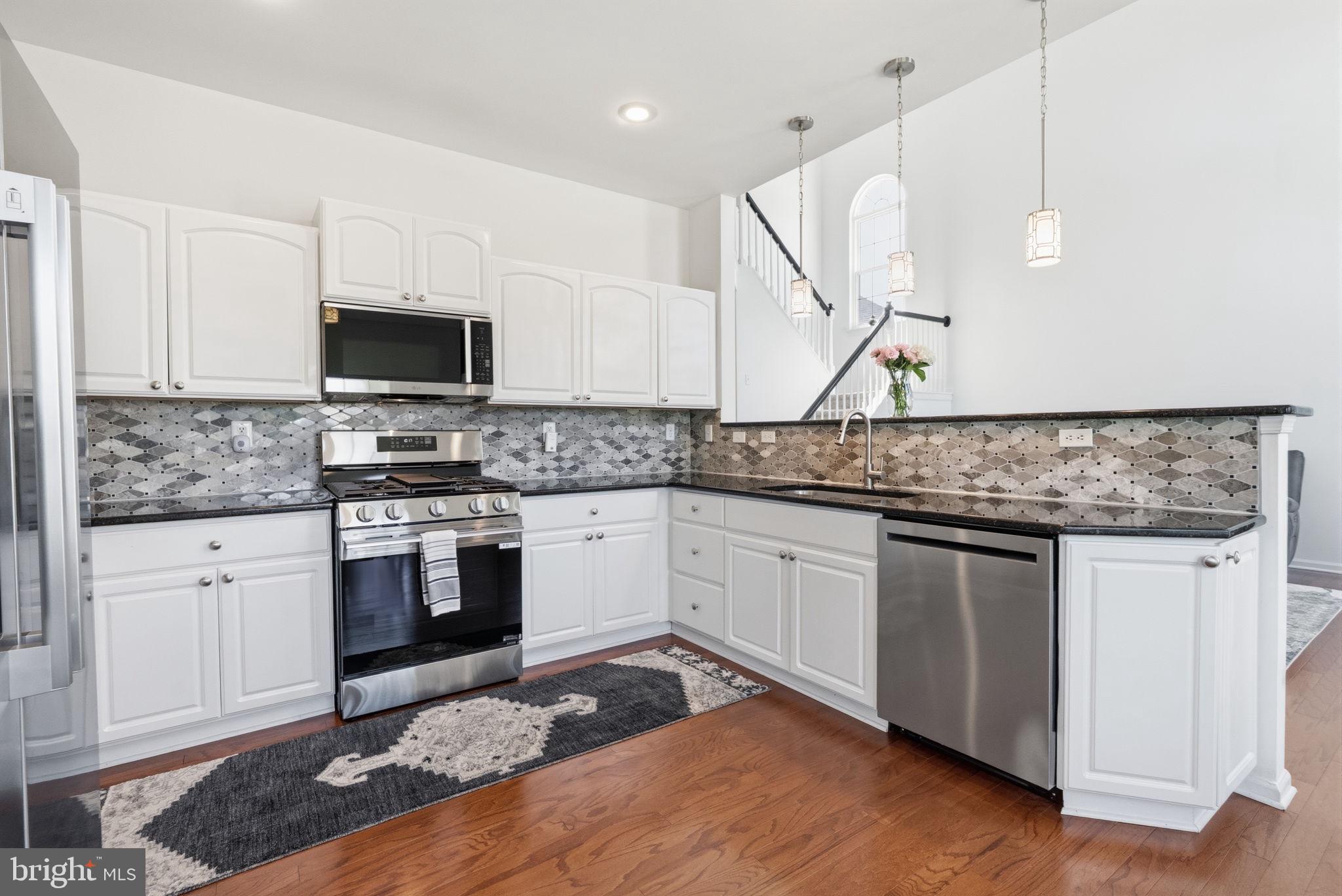 BRANFORD VILLAGE - Residential