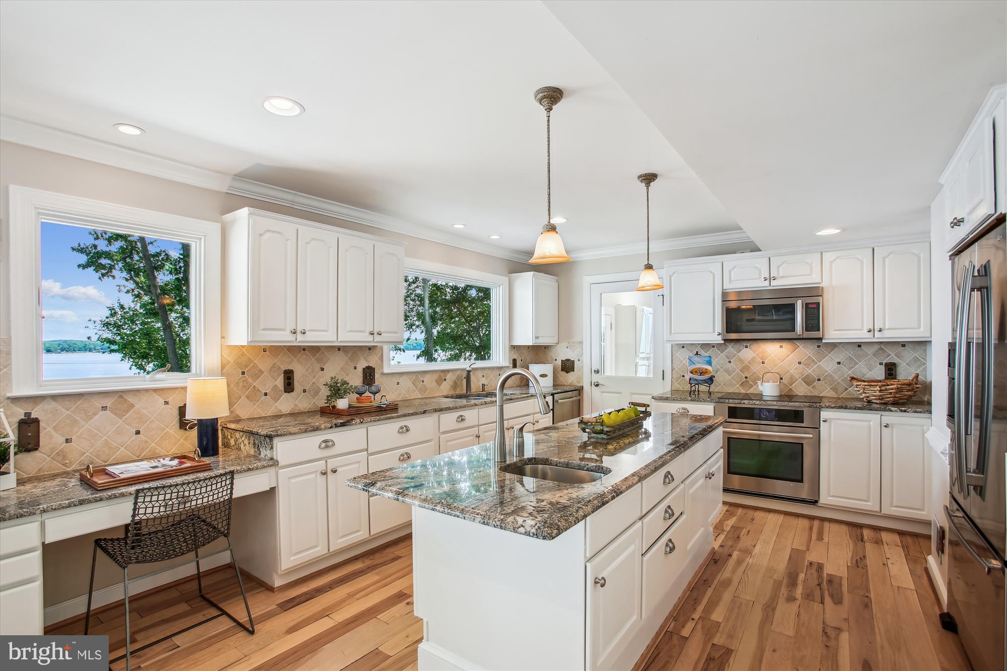 HALLOWING POINT RIVER ESTATES - Residential