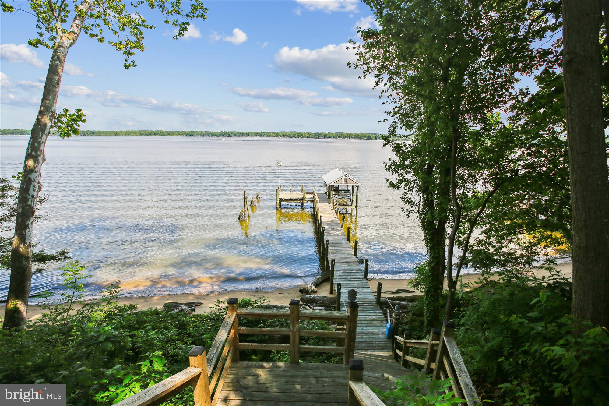 HALLOWING POINT RIVER ESTATES - Residential