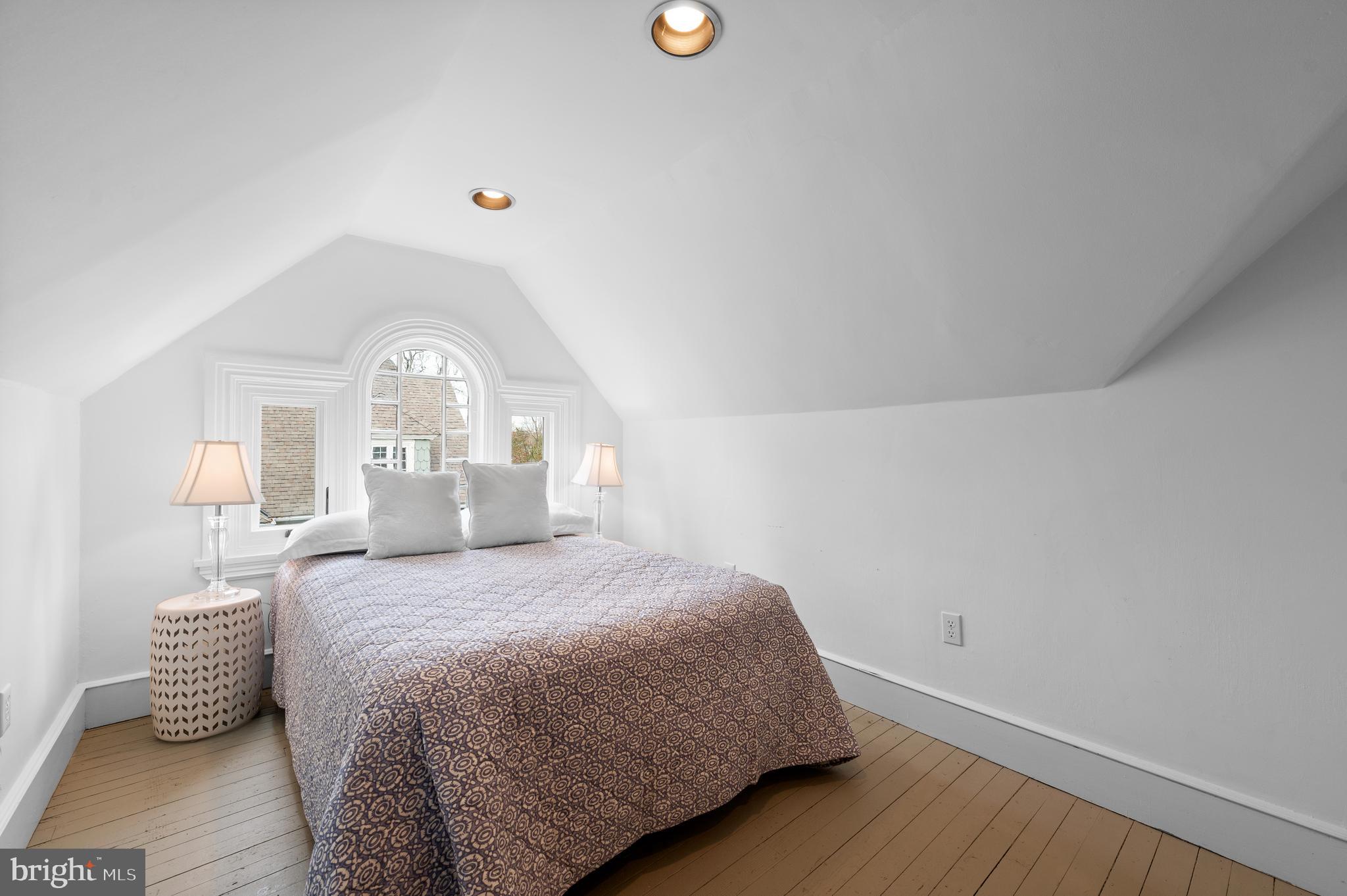 SOUTH WAYNE - Residential
