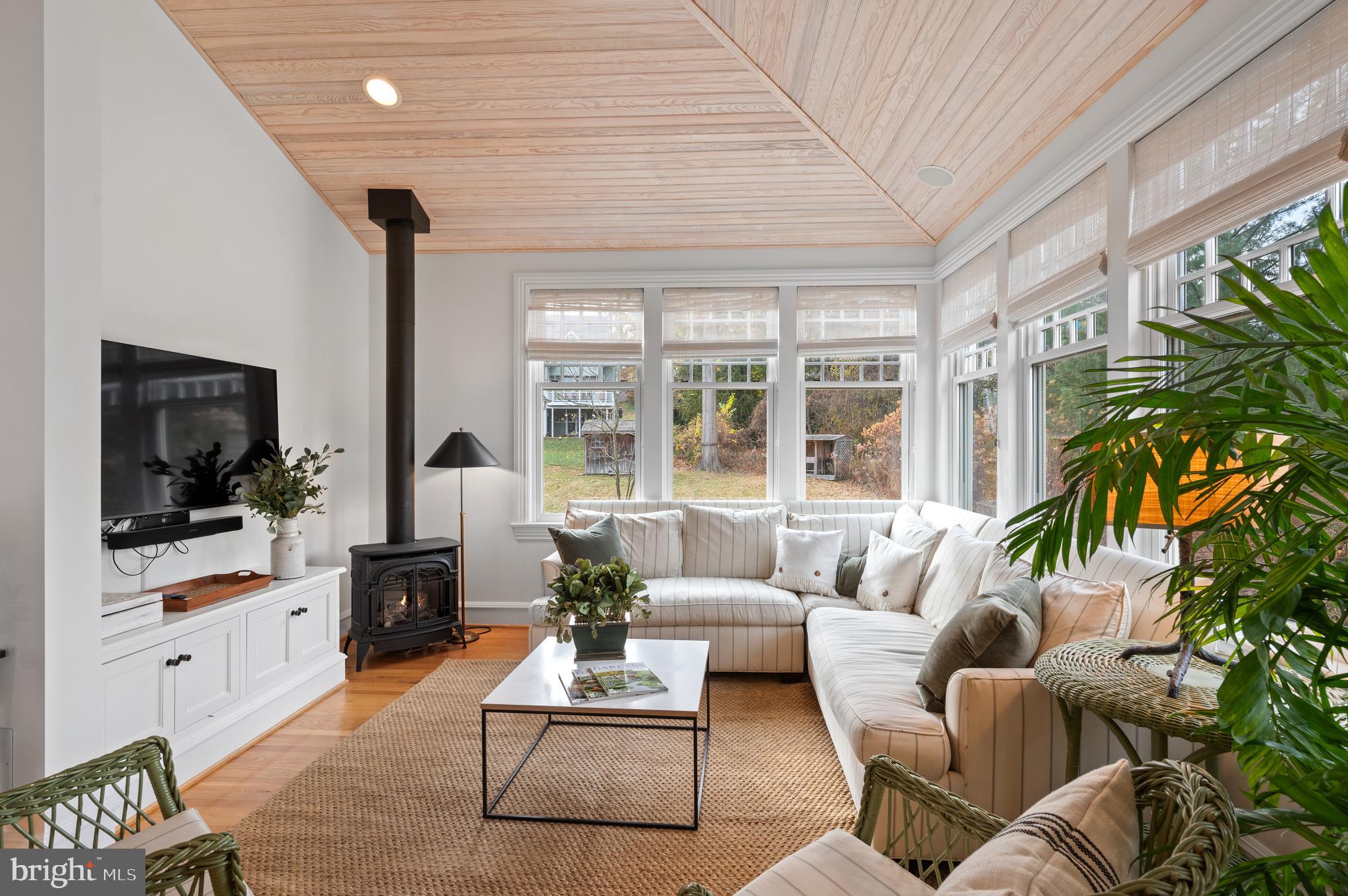 SOUTH WAYNE - Residential