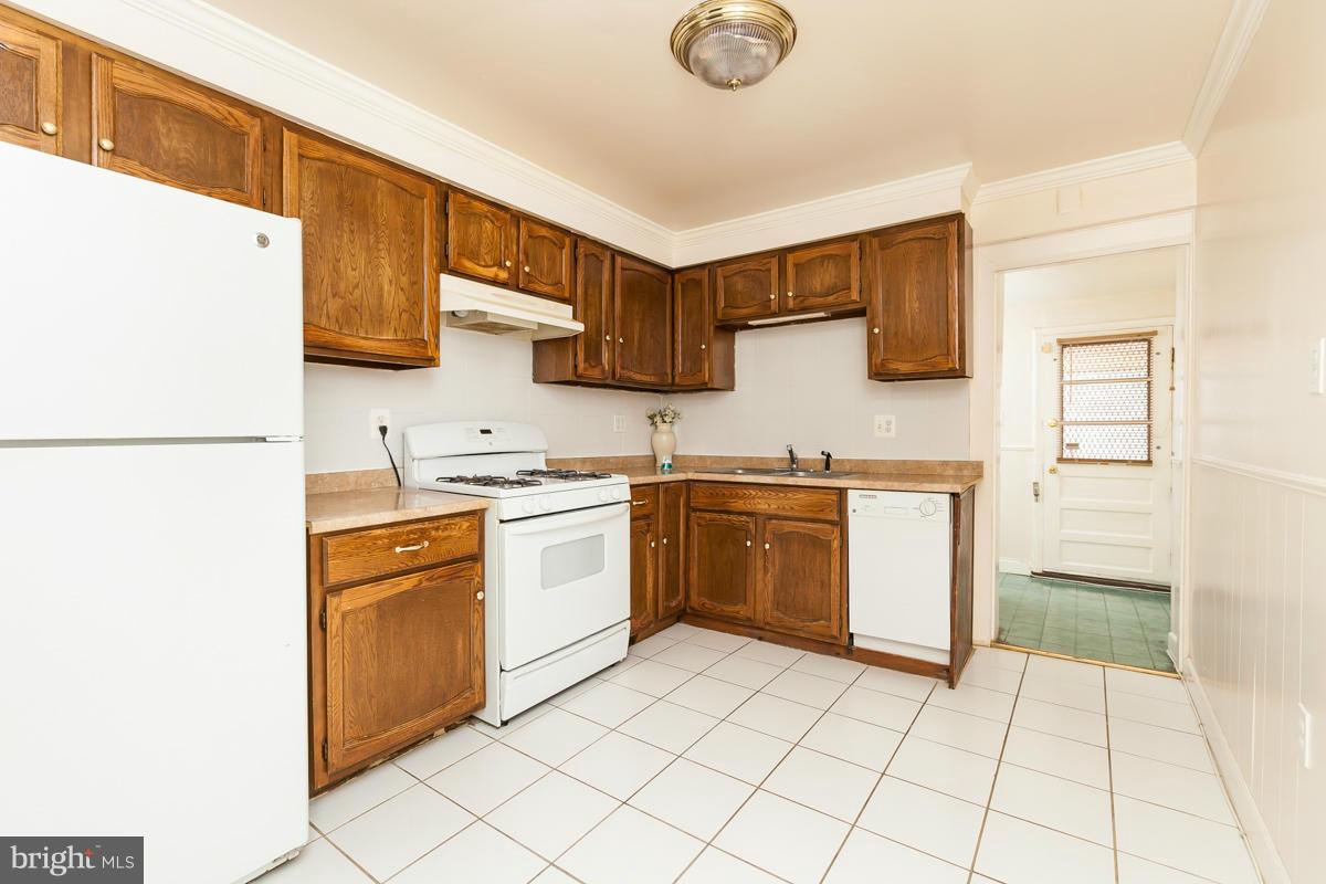WASHINGTON VILLAGE - Residential Lease