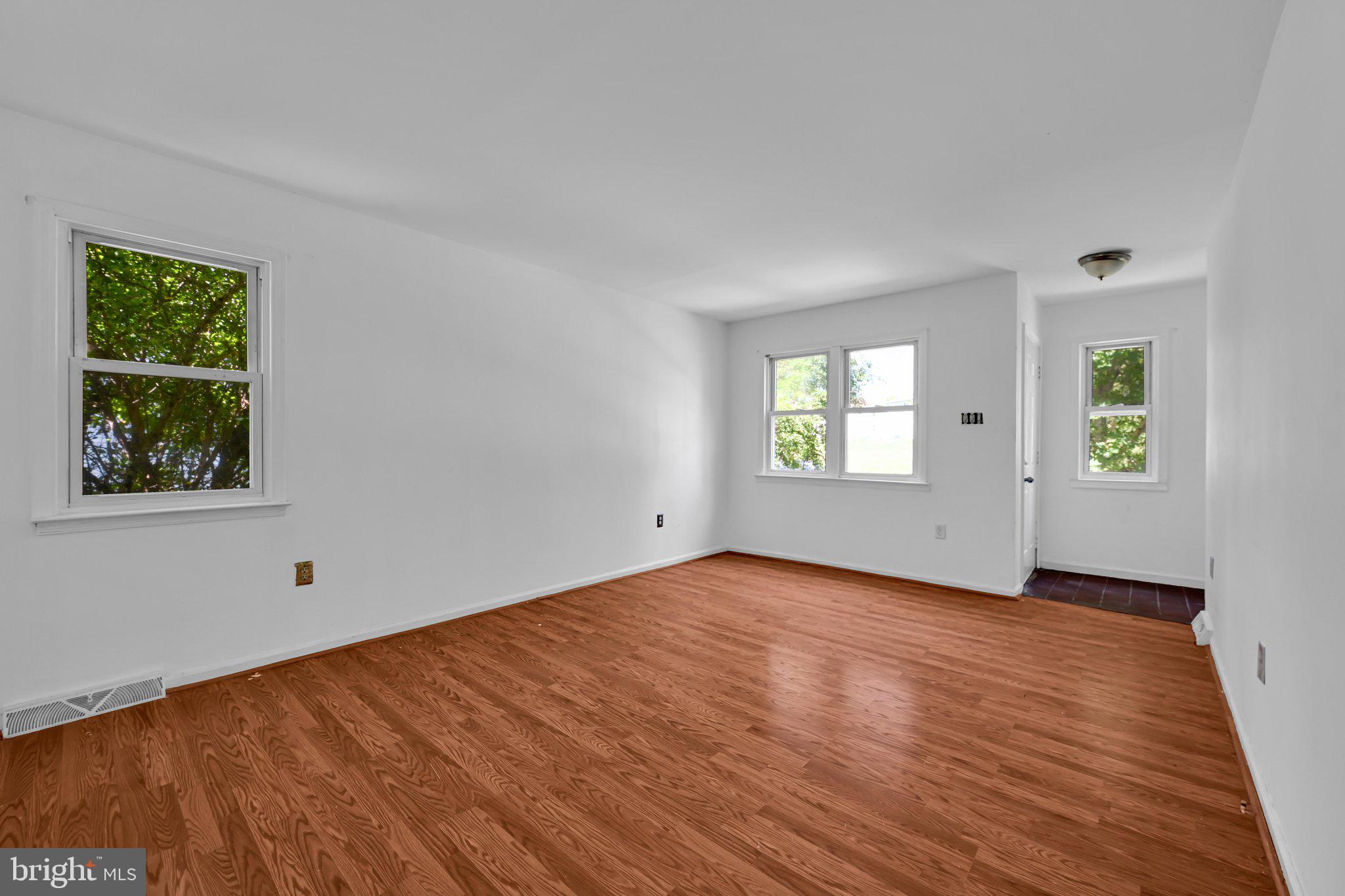 HUNTER CREST - Residential Income