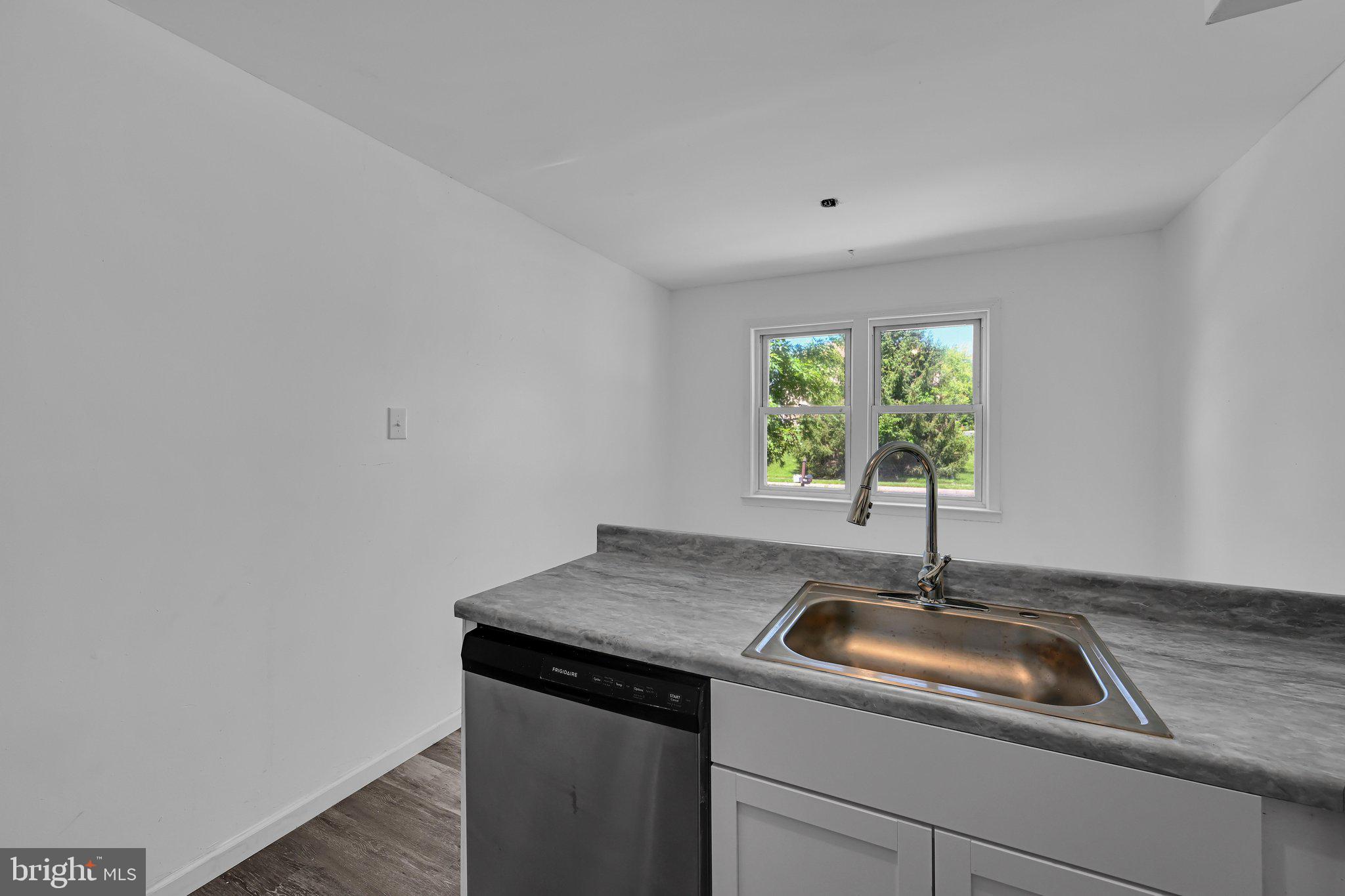 HUNTER CREST - Residential Income