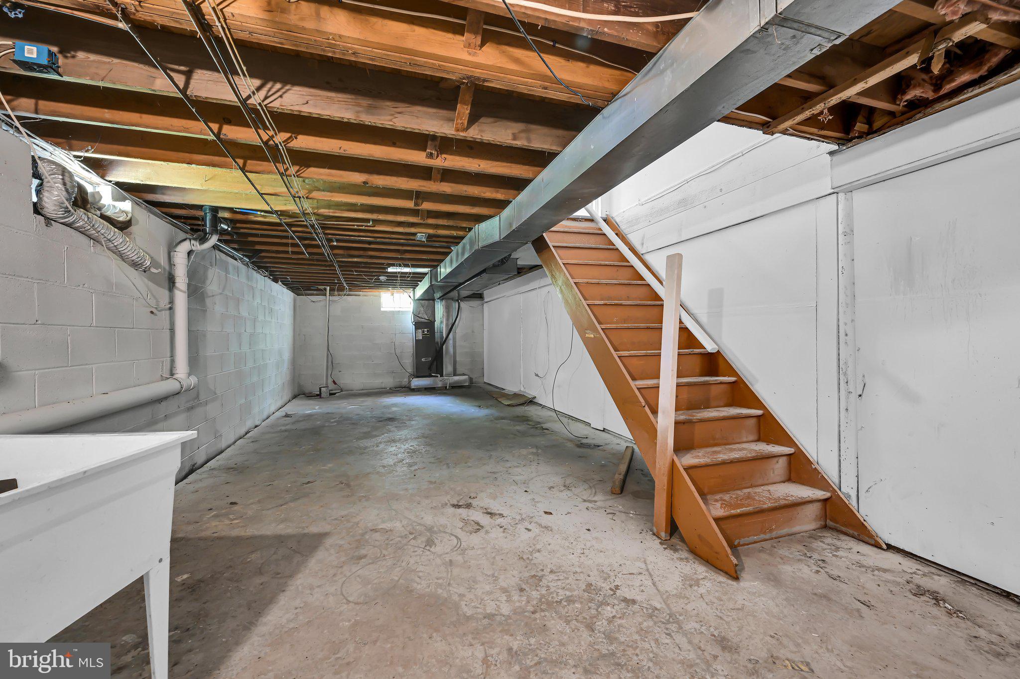 HUNTER CREST - Residential Income