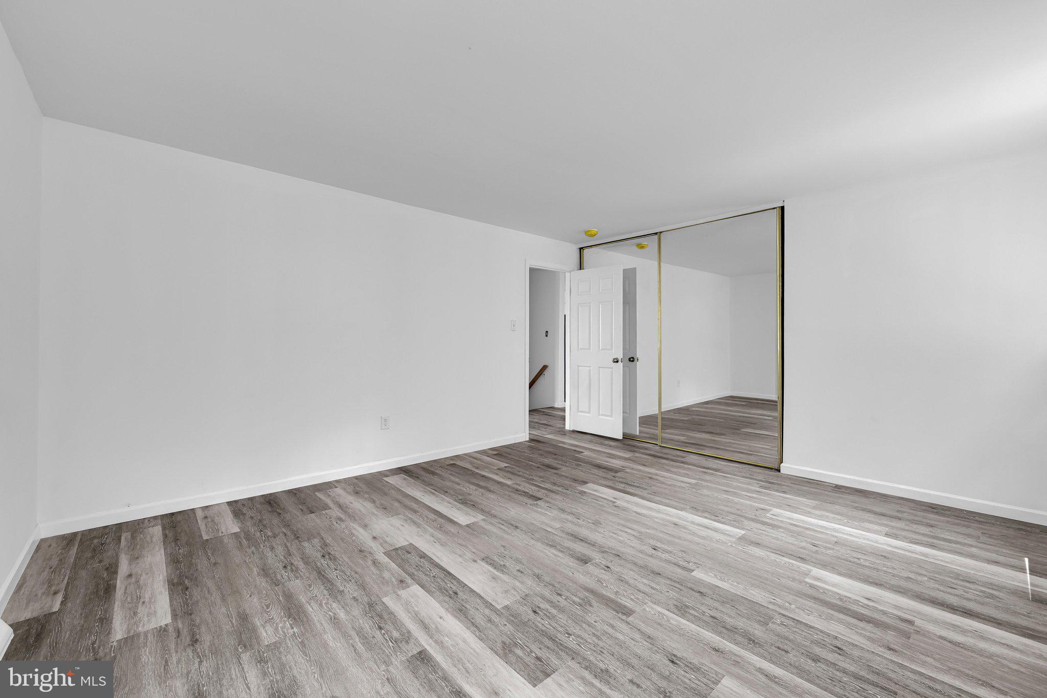 HUNTER CREST - Residential Income