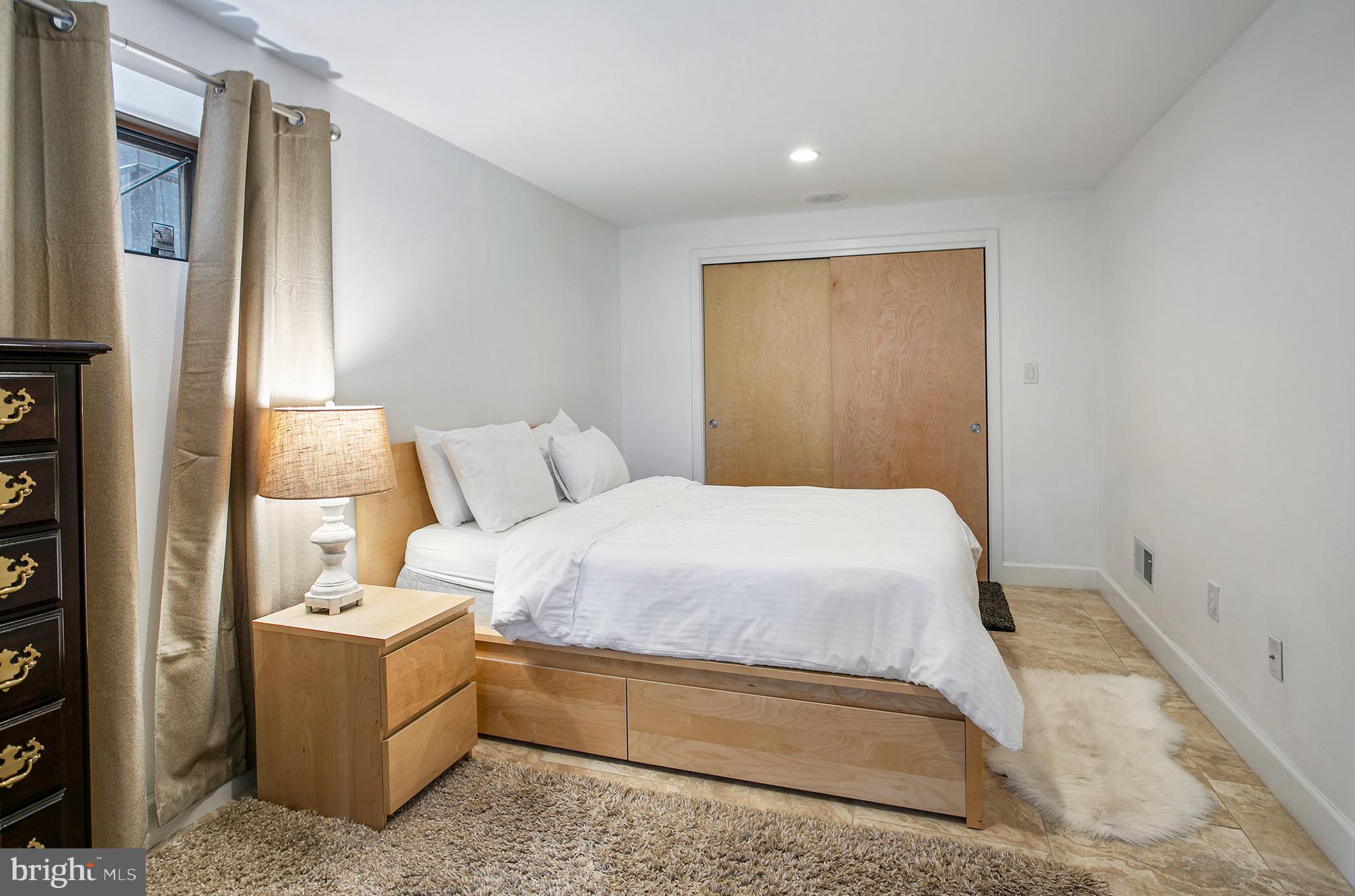 ROSSLYN - Residential