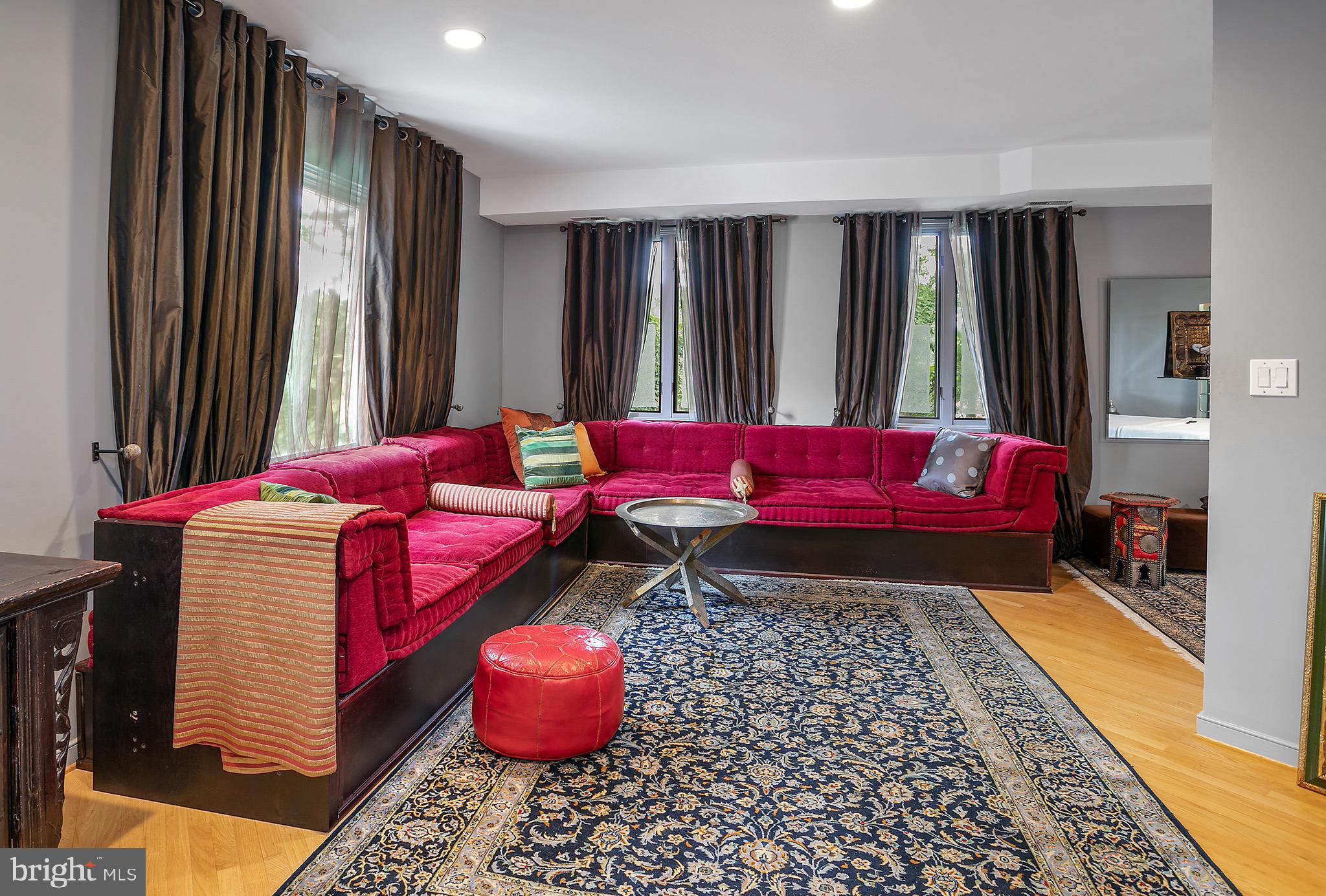 ROSSLYN - Residential