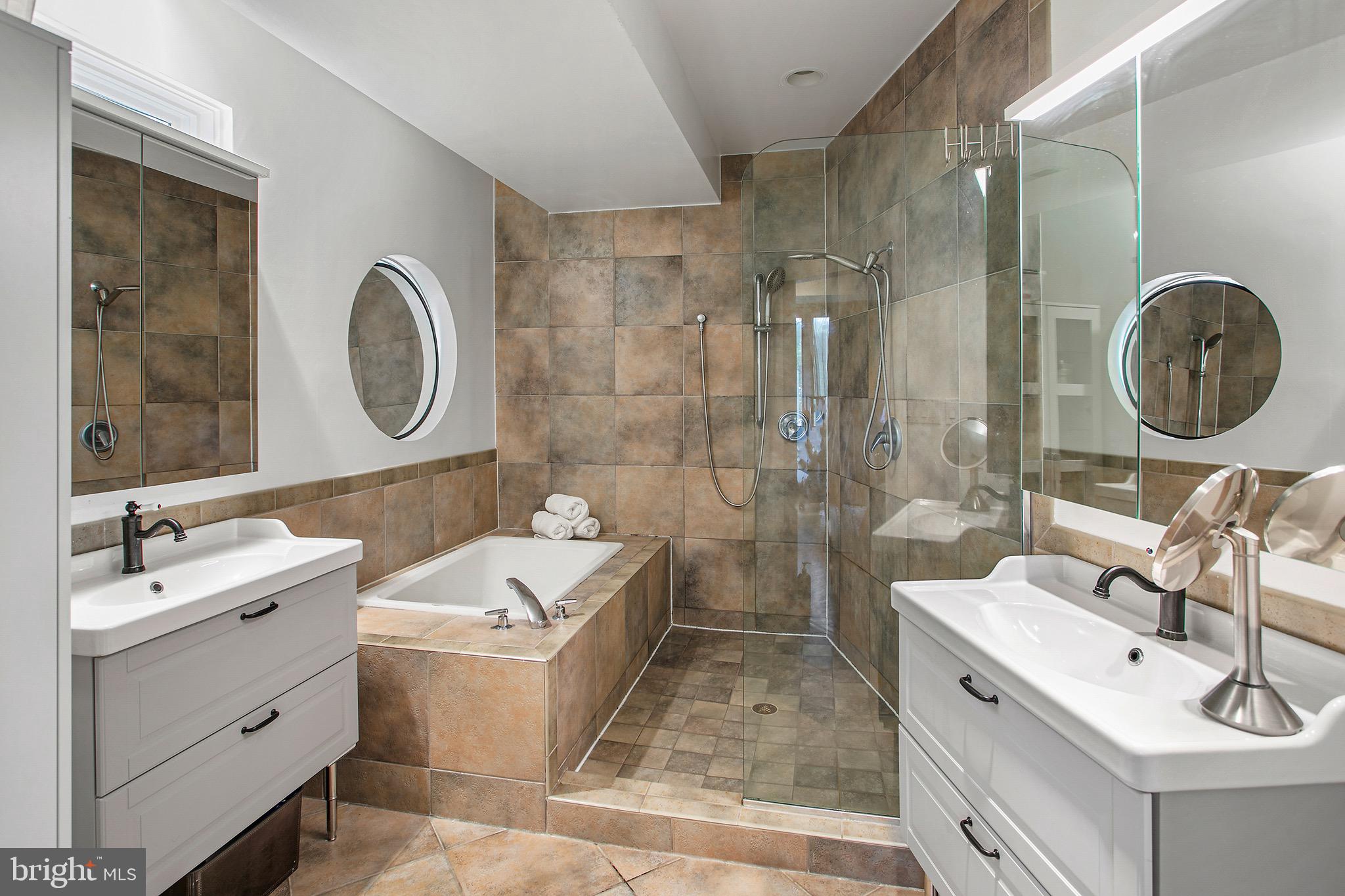 ROSSLYN - Residential
