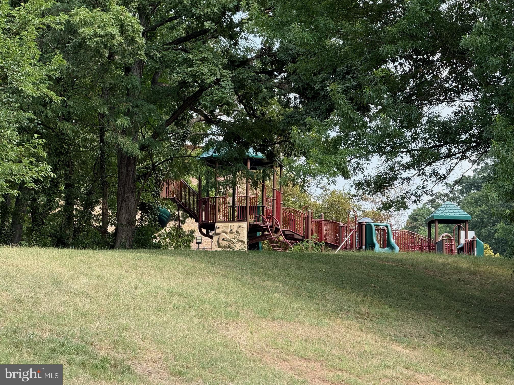 FRENCHMANS CREEK - Residential
