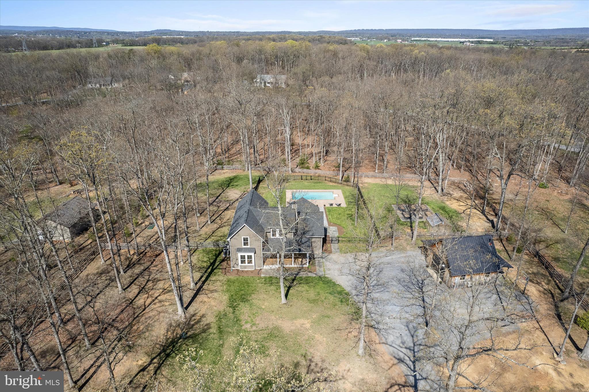 CHRISTO REY - Residential