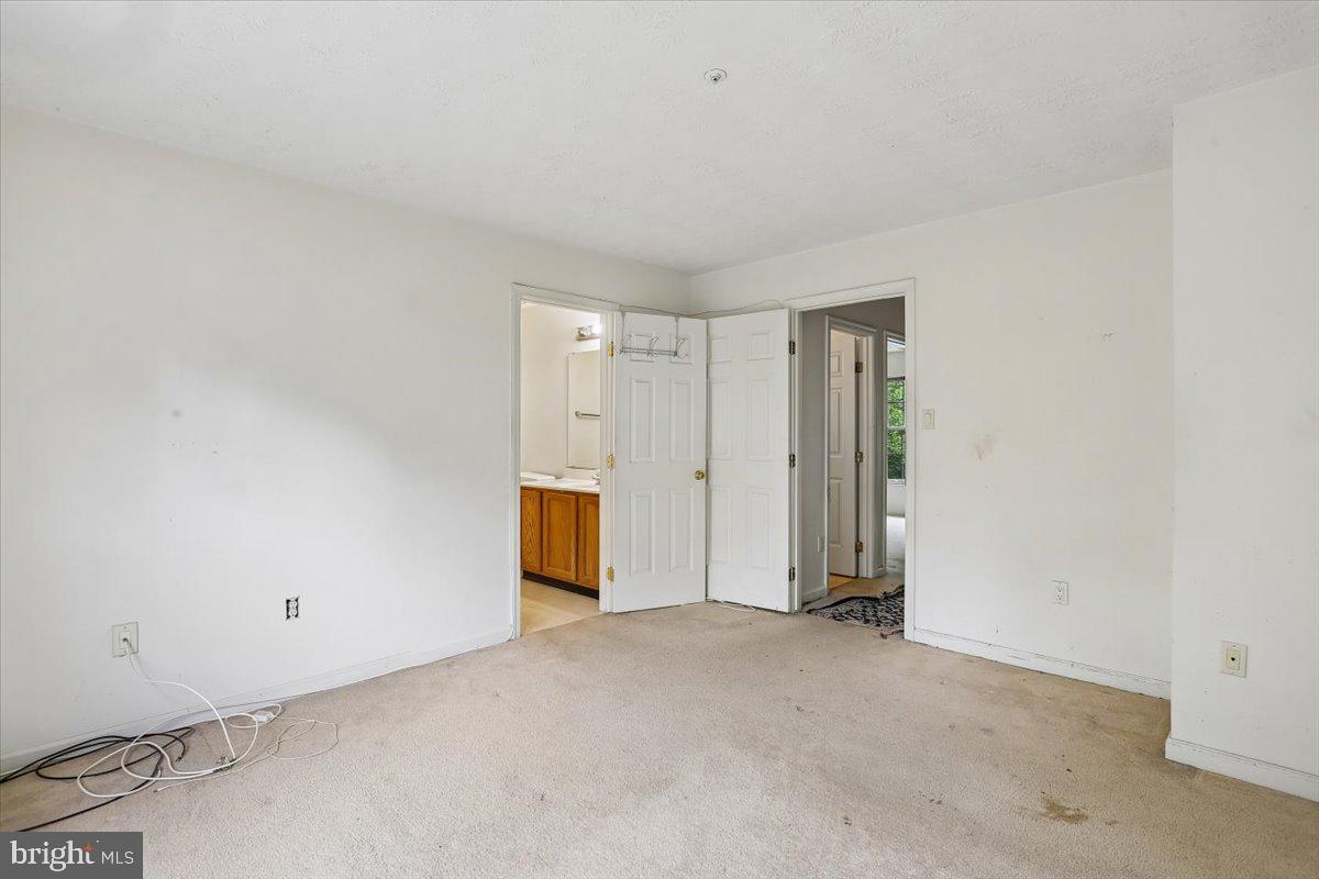 JAMES CREEK - Residential