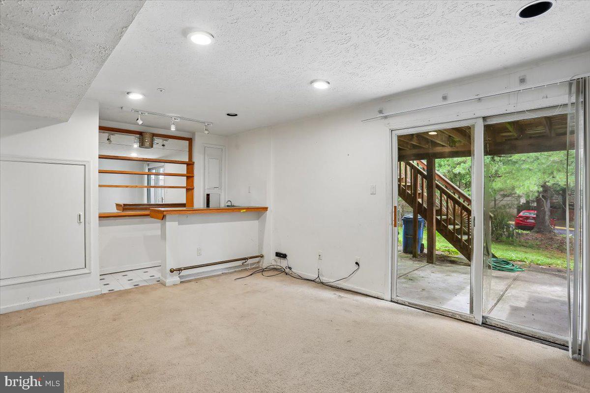 JAMES CREEK - Residential