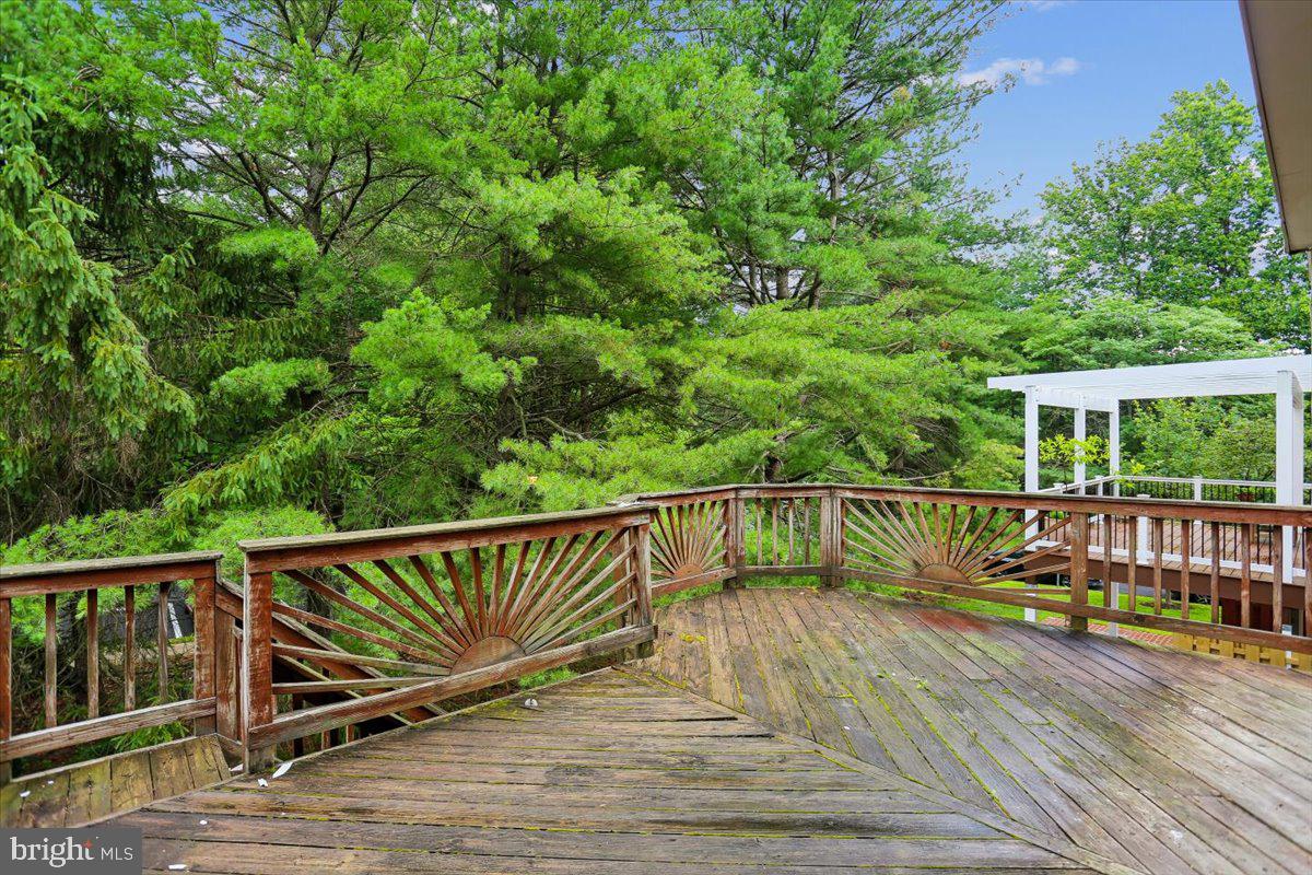 JAMES CREEK - Residential