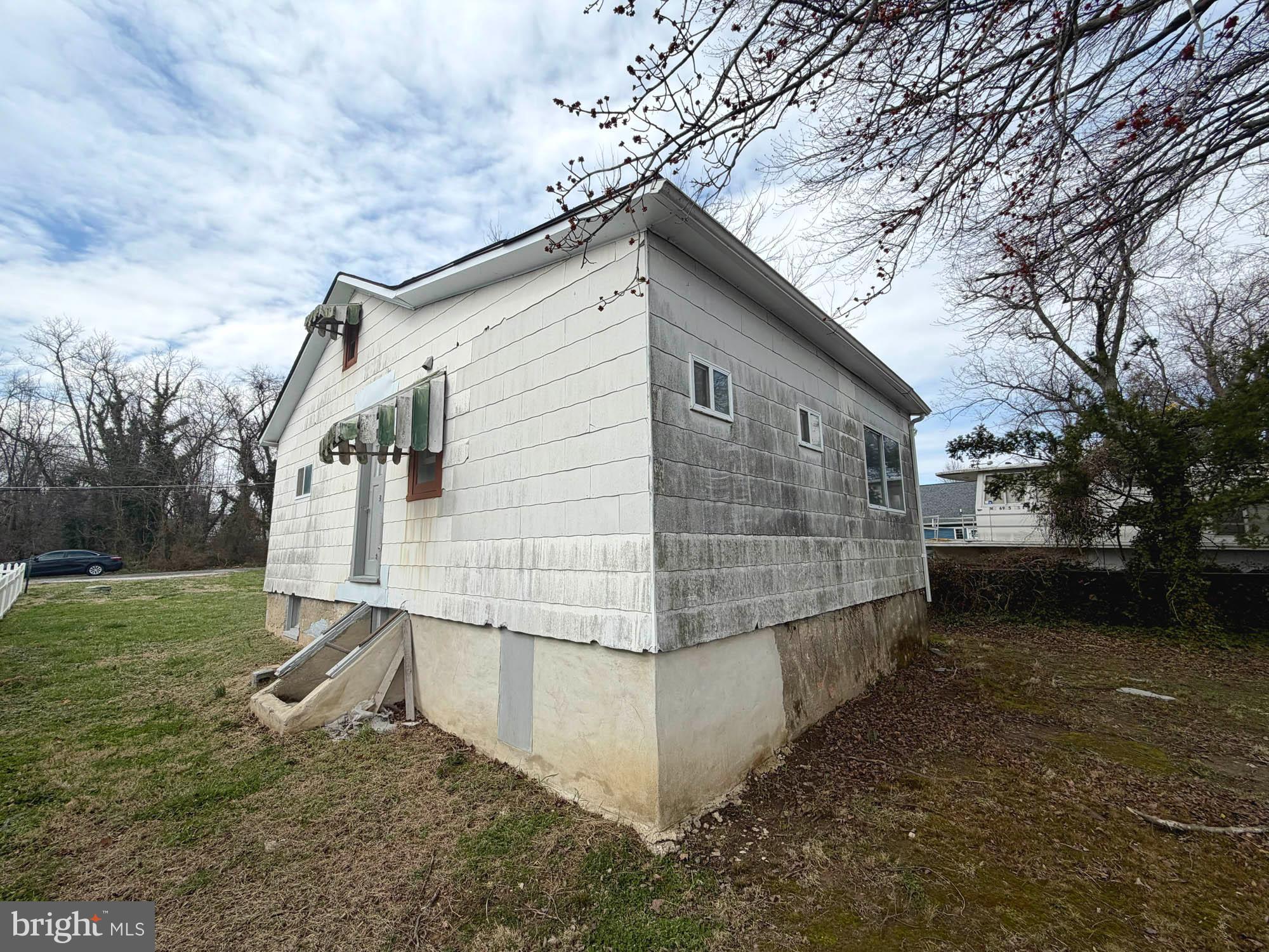 MERRITT SHORES - Residential